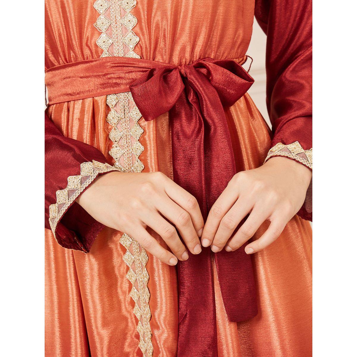 Styli Ombre Print Lace Detail Kaftan with Self Tie Up-women-arabicclothing-kaftan-image-3