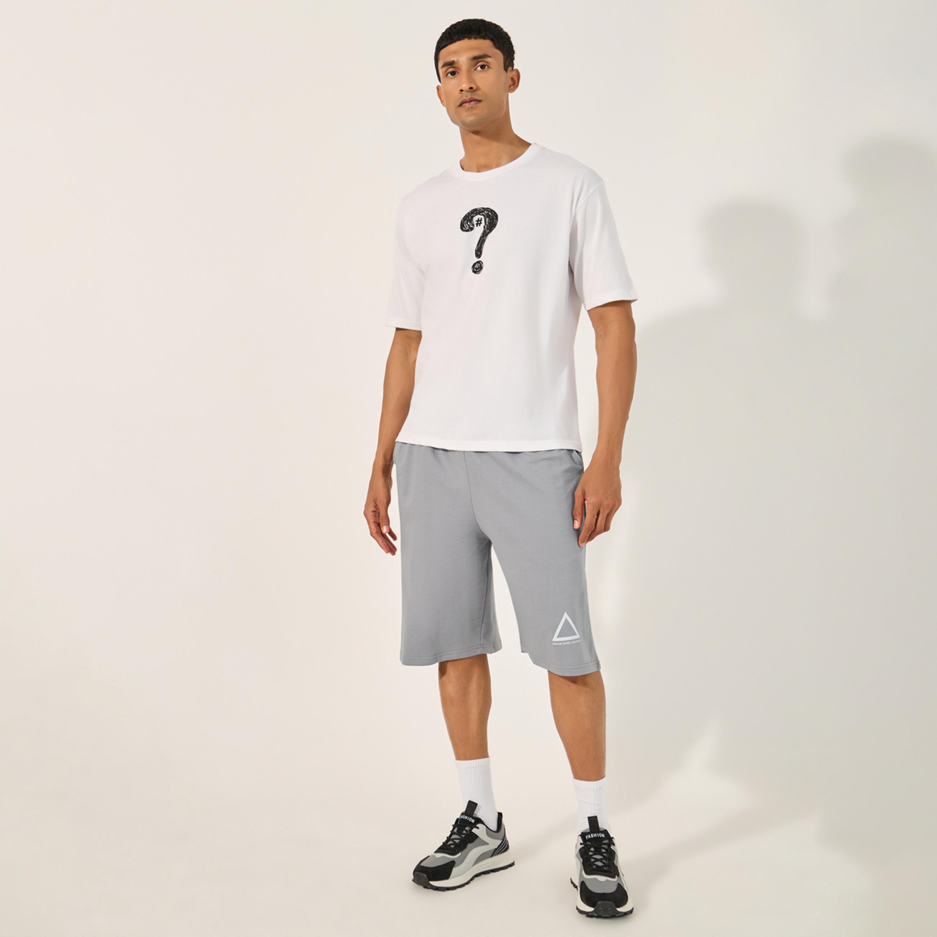 ستايلي-  شورت كبير الحجم مطبوع بحاشية برسومات صديقة للبيئة-men-clothing-sportswearandactivewear-bottoms-image-2