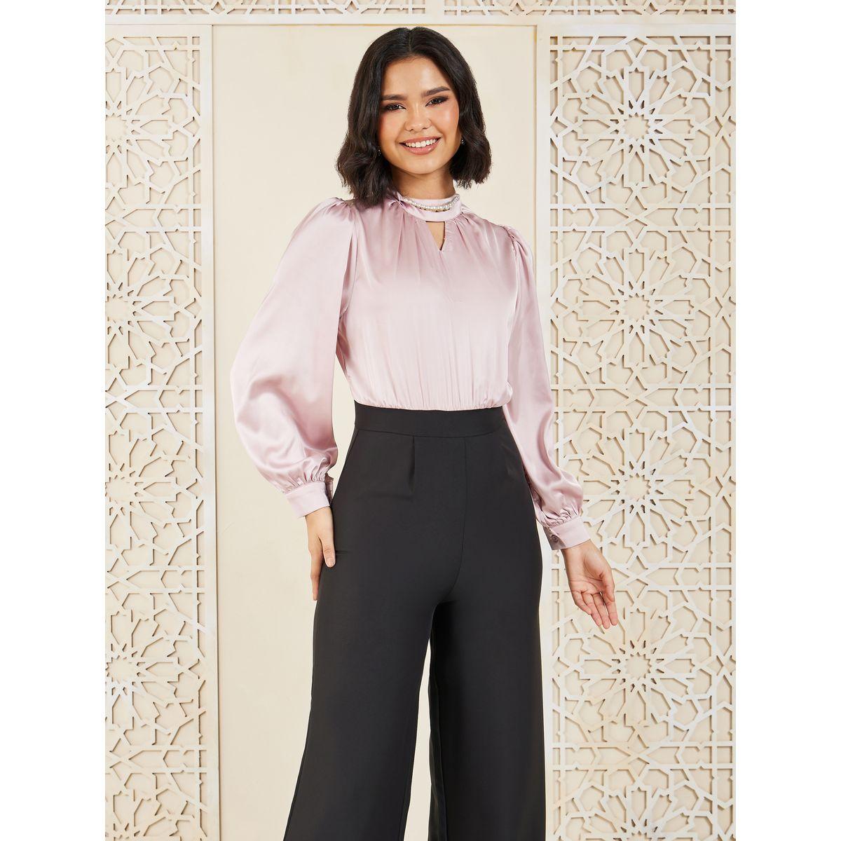جمبسوت ساتان بارجل واسعة وياقة بشق-women-clothing-jumpsuits-image-2