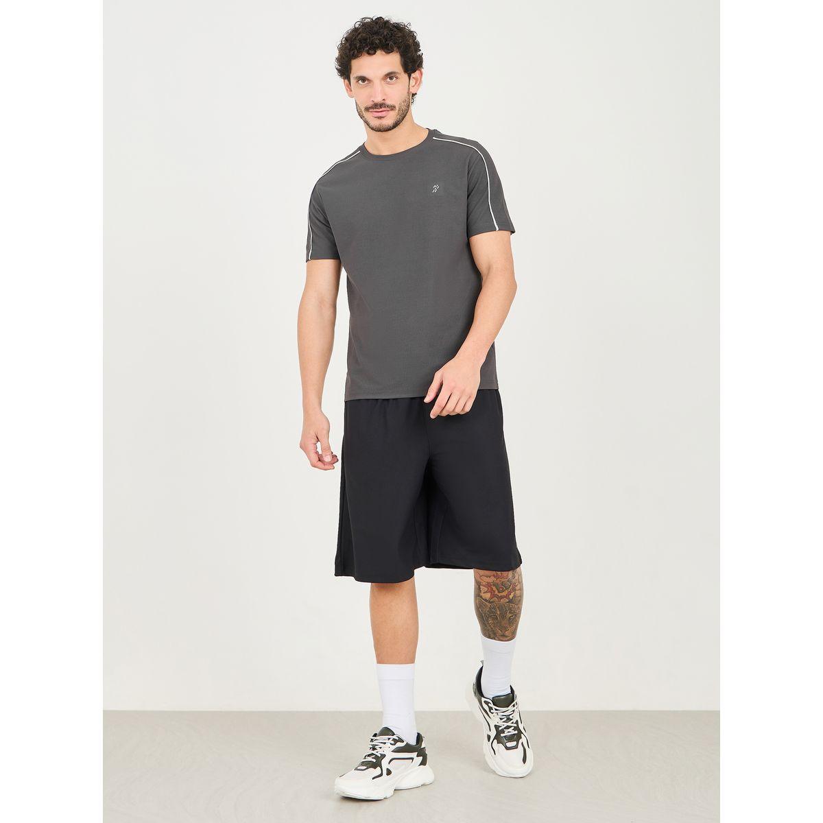 تيشيرت للتدريب مزين باشرطة على الكتف-men-clothing-sportswearandactivewear-tshirtsandpolos-image-2