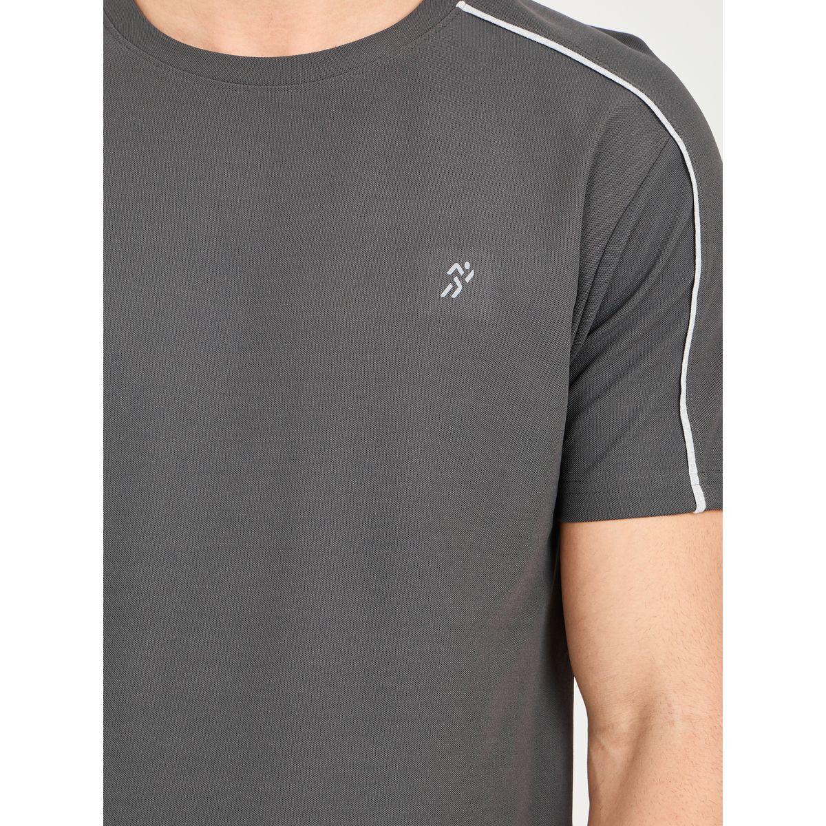 تيشيرت للتدريب مزين باشرطة على الكتف-men-clothing-sportswearandactivewear-tshirtsandpolos-image-3