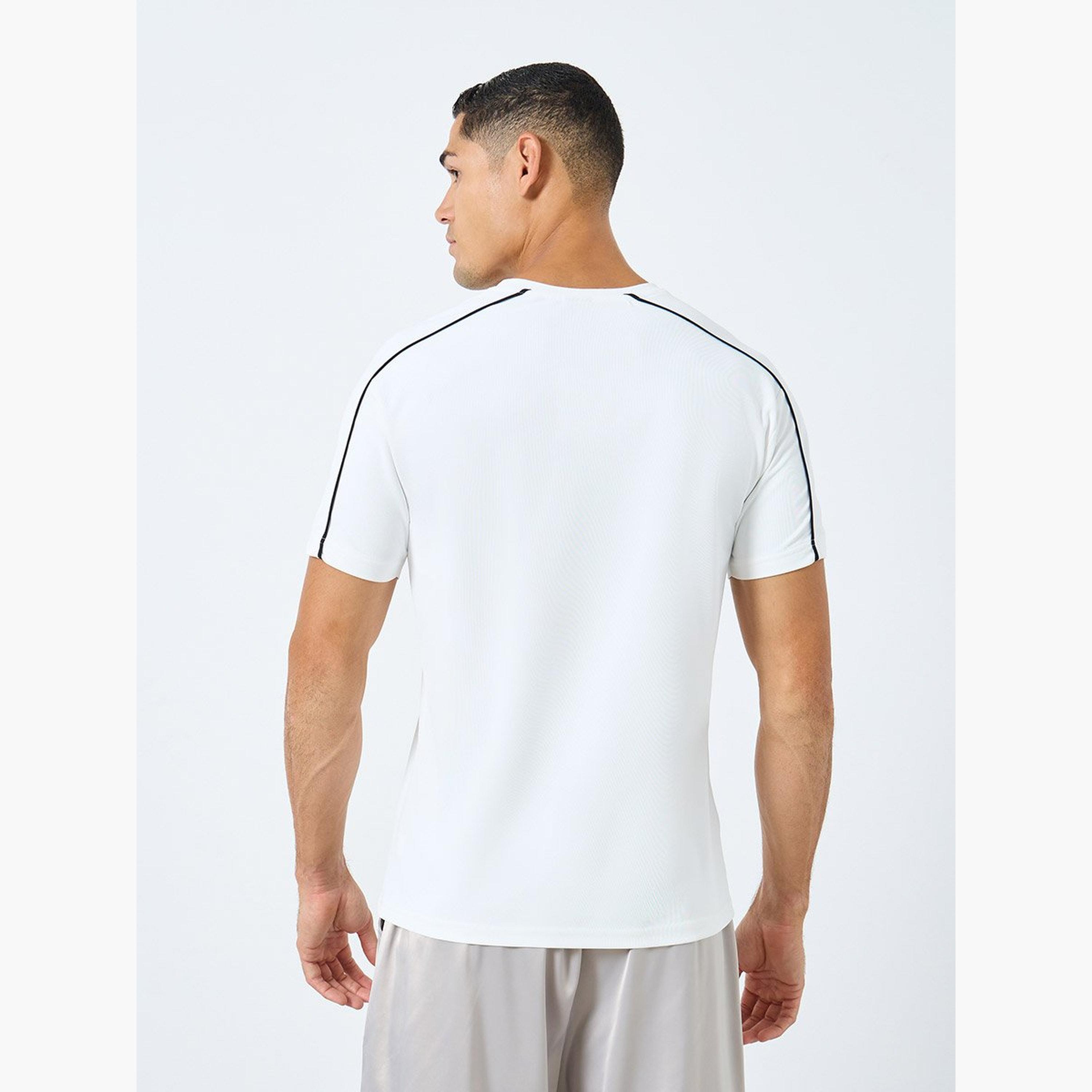 Styli Men Contrast Piping Detail Workout T-Shirt-sports-men-clothing-tshirtsandpolos-image-4