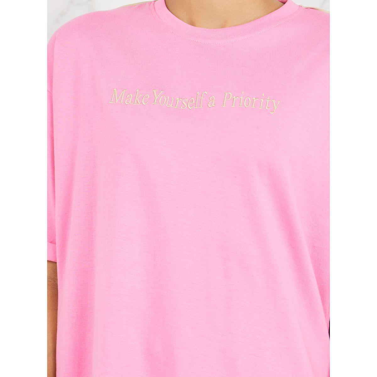 تيشيرت واسع مطبع بطبعة كتابة-women-clothing-tshirts-image-3