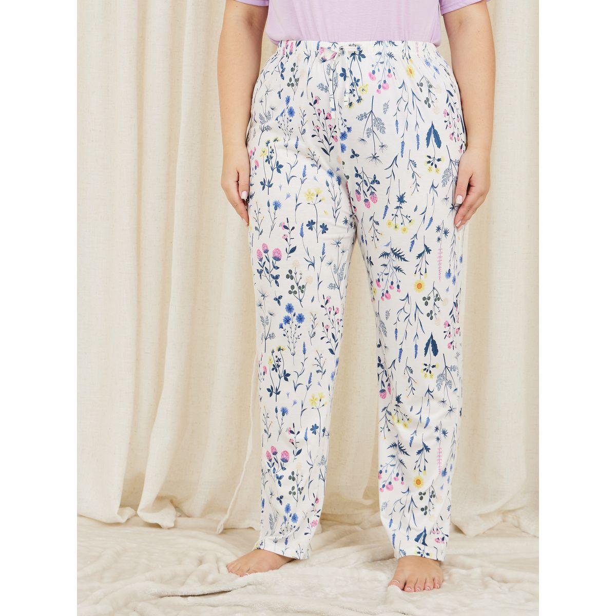 Styli Unwind Plus Floral Print Pocket Detail T-shirt and Floral AOP Pyjama Set-women-clothing-nightwear-pyjamas-longsets-image-5