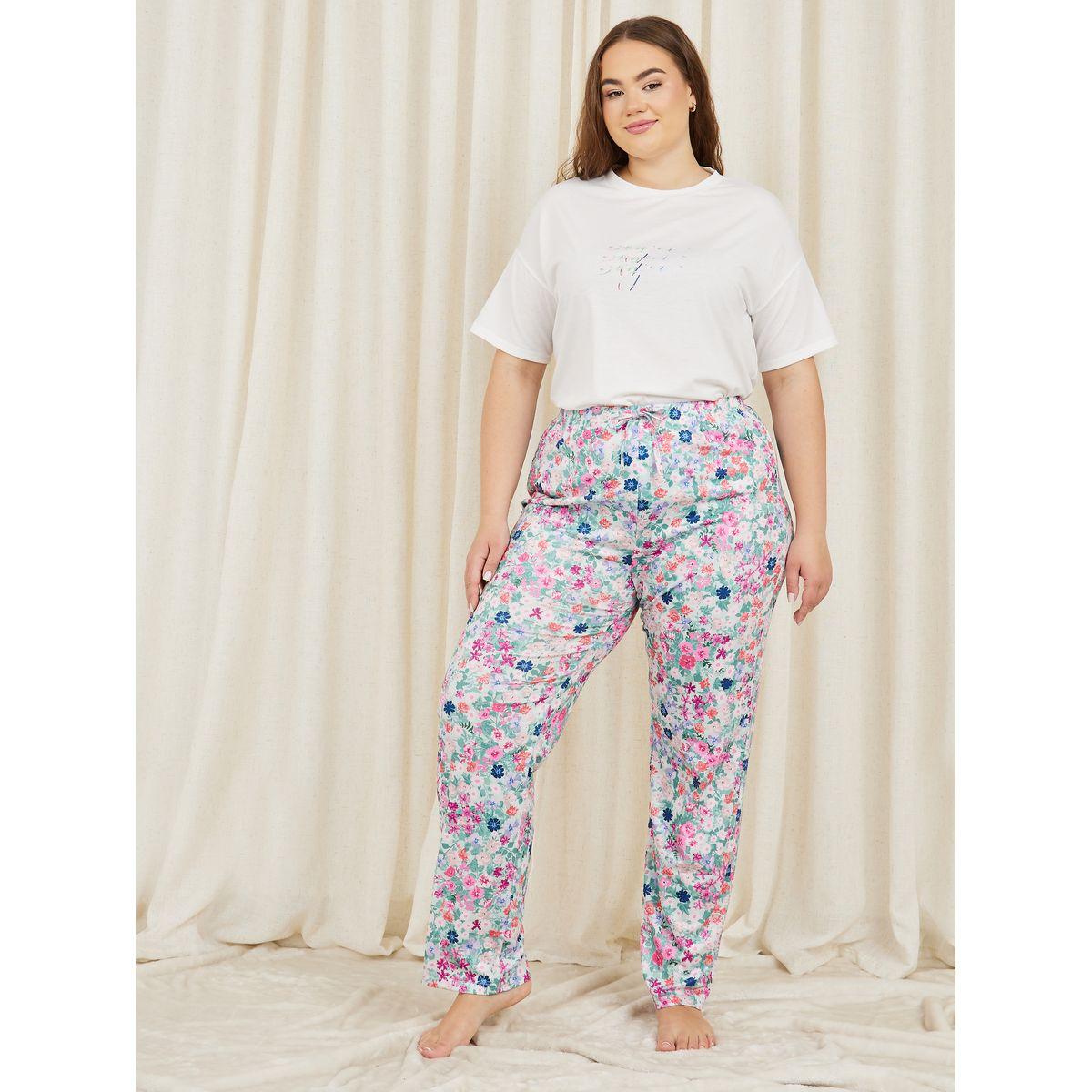 Styli Unwind Plus Bonjour Print T-shirt and Floral AOP Pyjama Set-women-clothing-nightwear-pyjamas-longsets-image-4