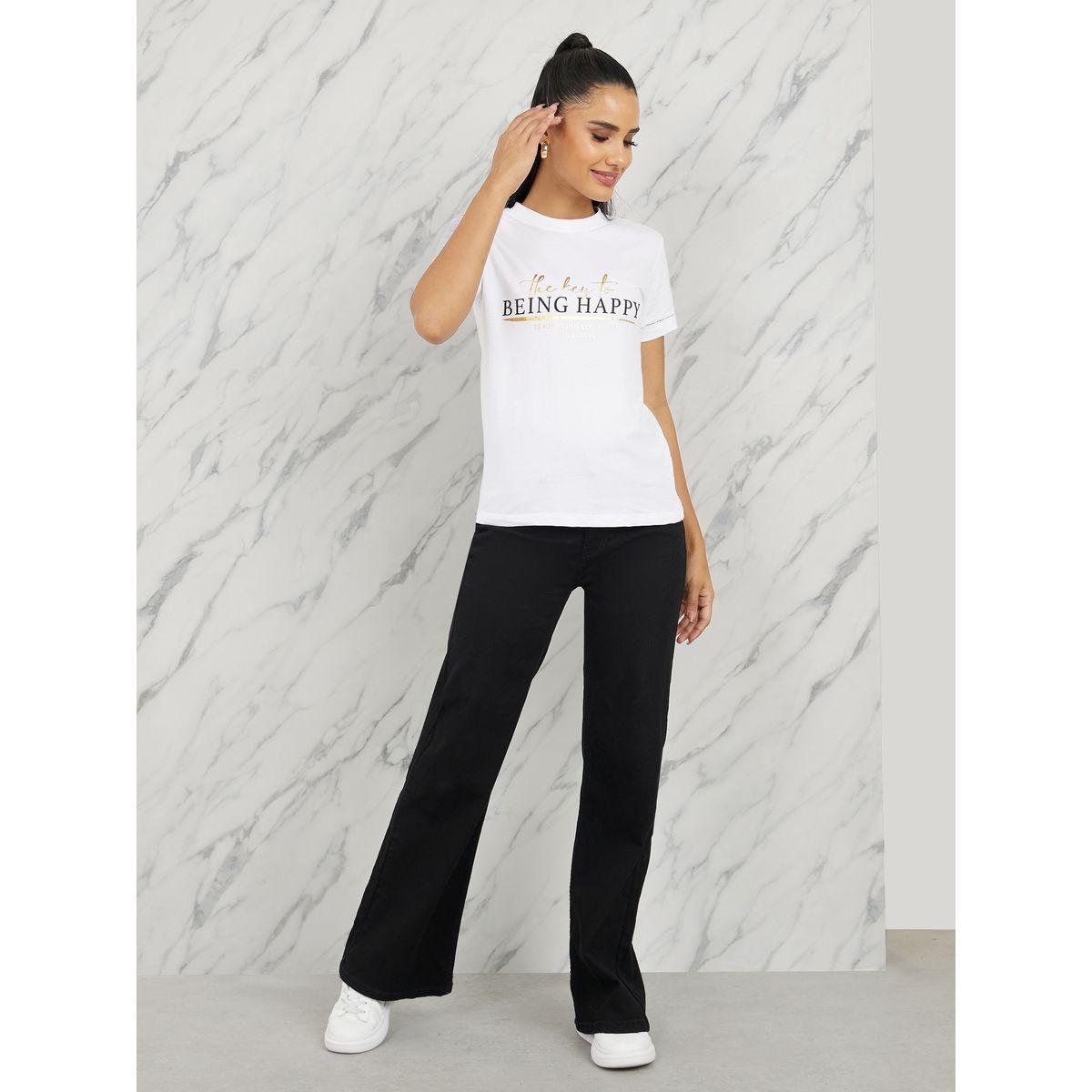 تيشيرت بقصة عادية وطبعة كتابة بالفويل-women-clothing-tshirts-image-2