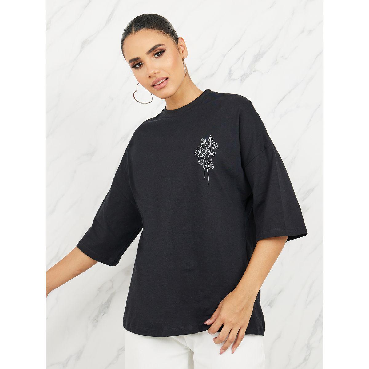 تيشيرت واسع بطبعة كتابة واكتاف منخفضة-women-clothing-tshirts-image-3