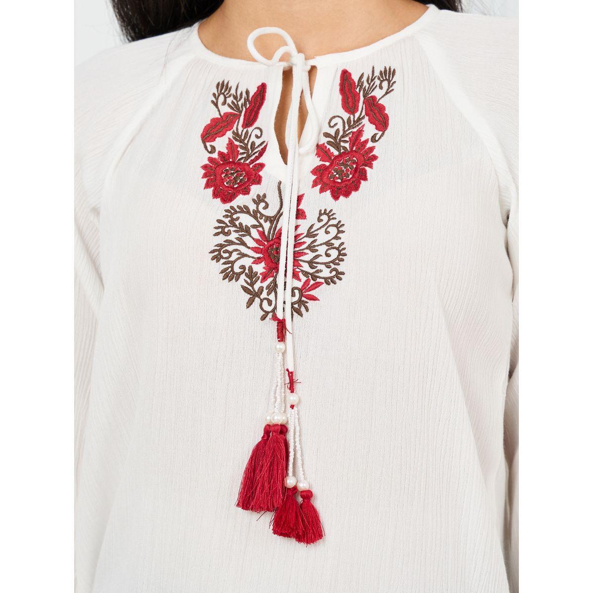 بلوزة بتفاصيل مُطرّزة وياقة بأربطة-women-clothing-shirtsandblouses-blouses-image-4