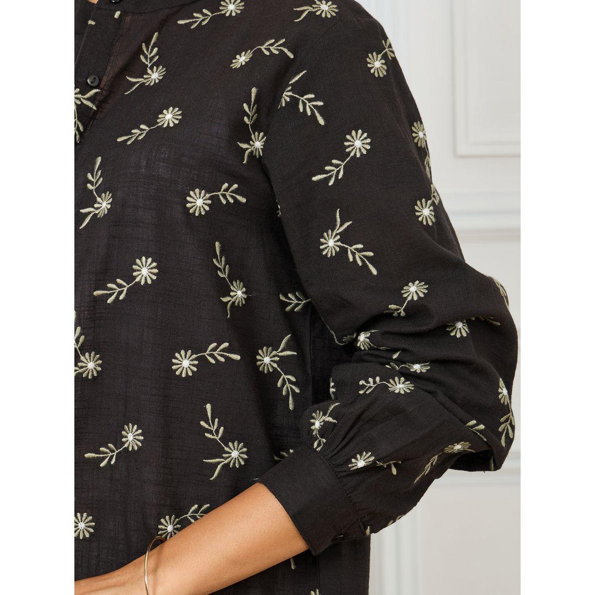 بلوزة قطن مُطرّزة بزهور مع ياقة ماندارين-women-clothing-shirtsandblouses-shirts-image-4