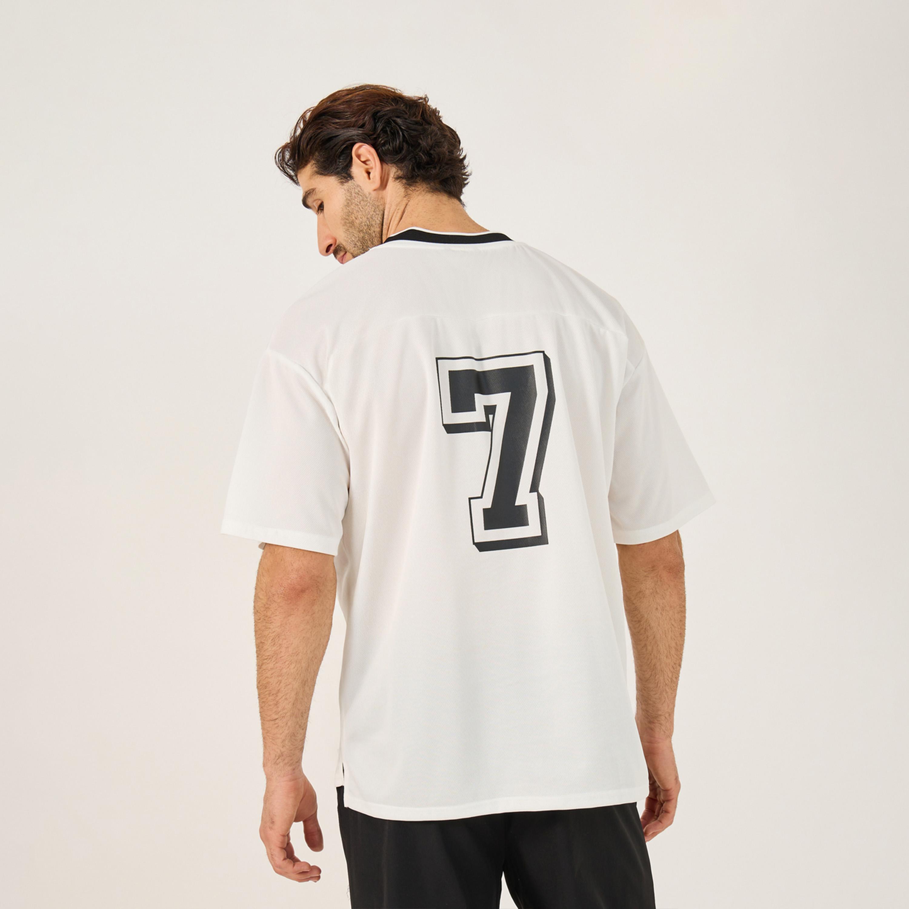 ستايلي - تي شيرت بقصّة مربعة وطبعة فارسيتي-men-clothing-tshirtsandpolos-tshirts-image-5