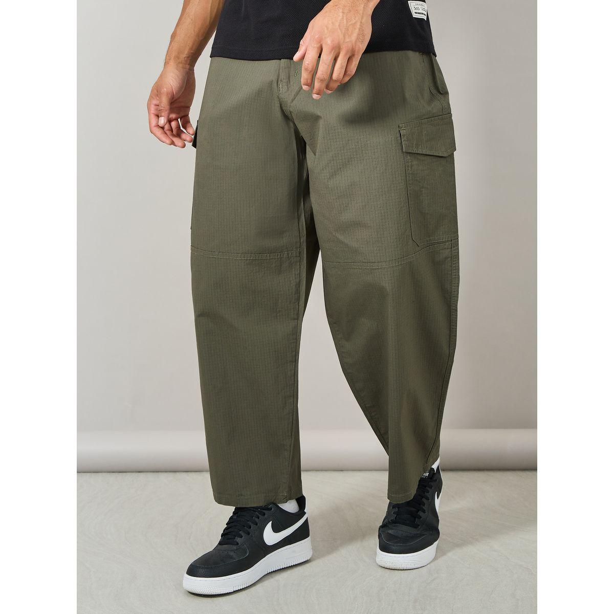 بنطال كارجو بارجل واسعة-men-clothing-bottoms-trousersandchinos-trousers-image-1