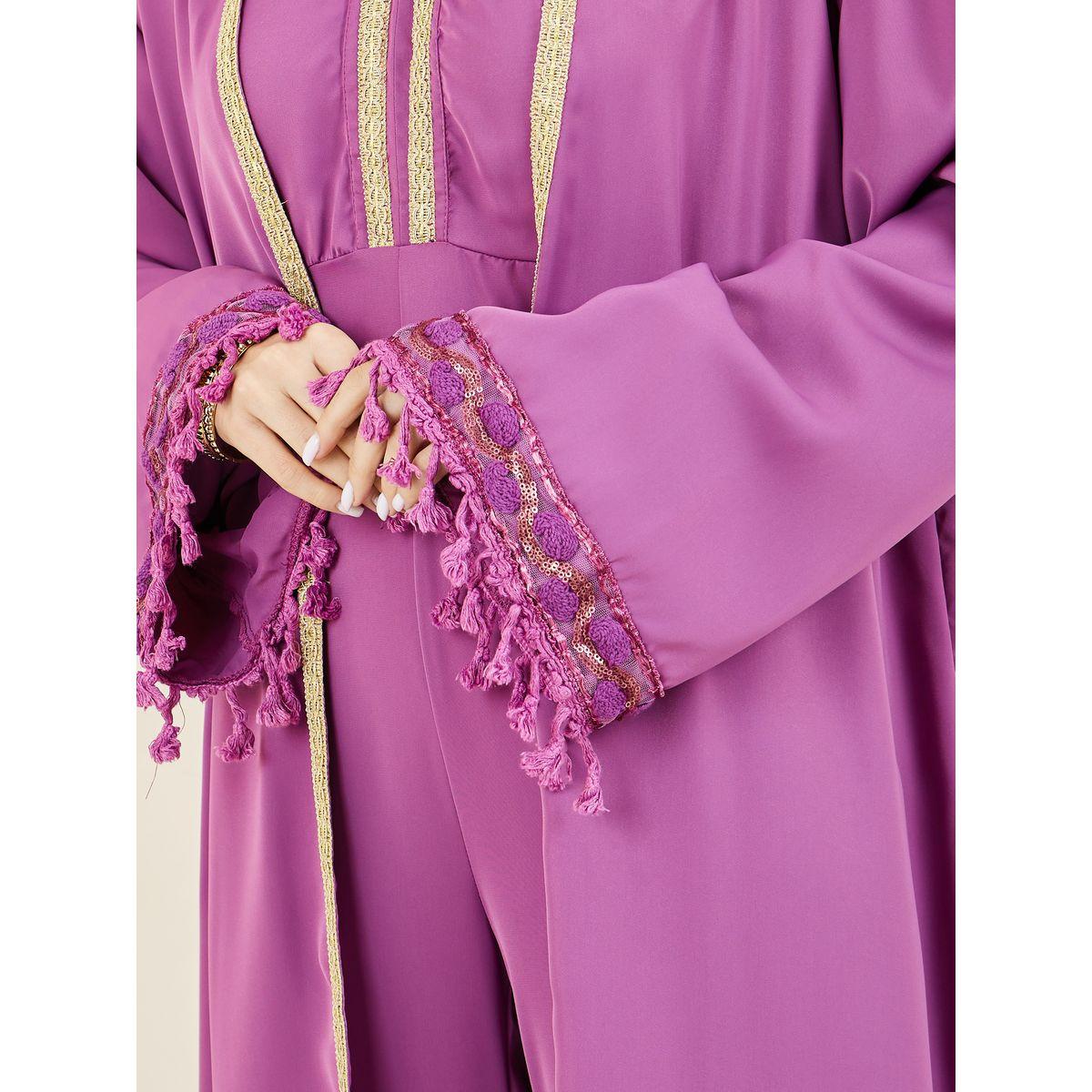 مجموعة من عباية وجمبسوت بتفاصيل دانتيل-women-arabicclothing-abayas-image-4
