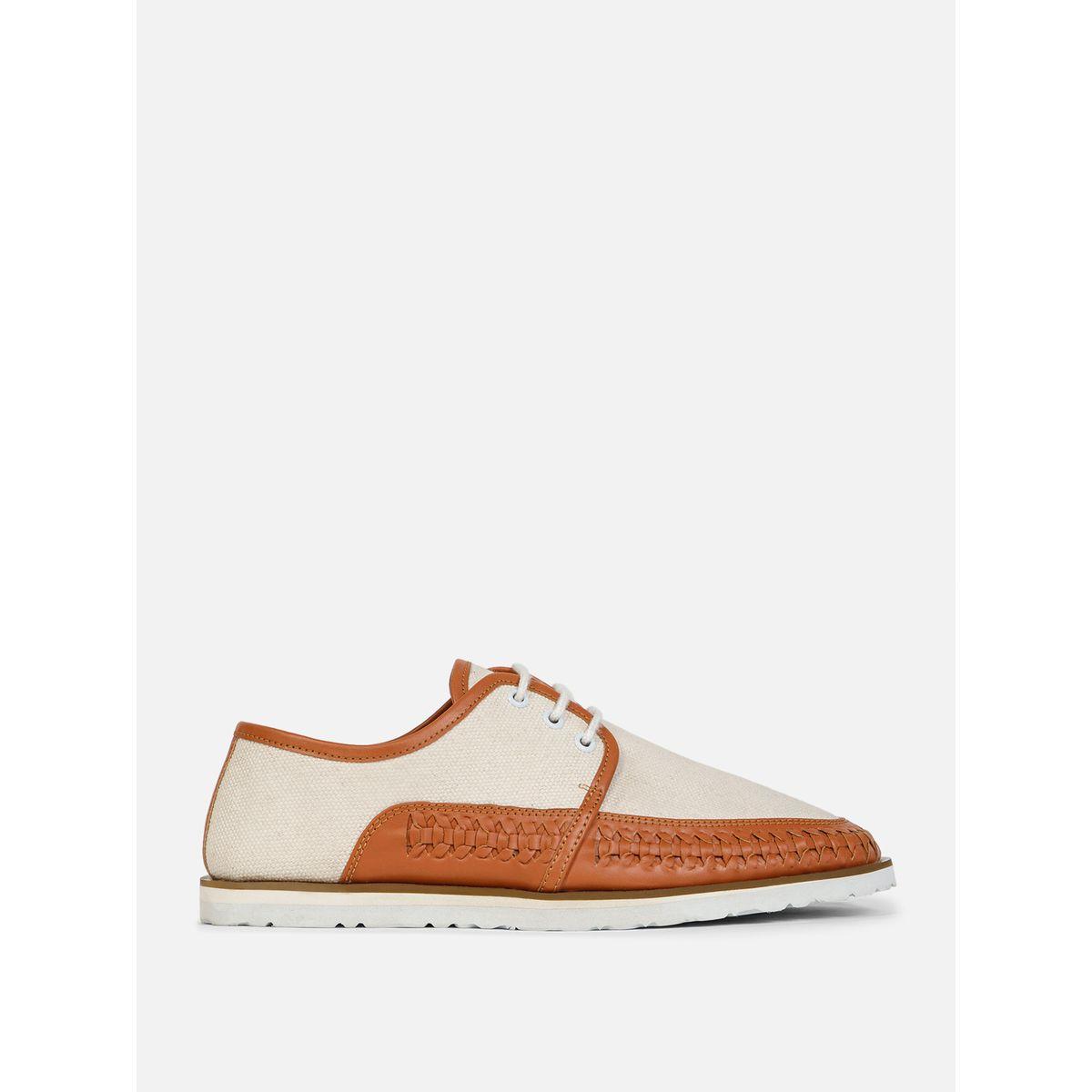 حذاء بتفاصيل منسوجة ورباط غلق-men-shoes-loafersandmoccasins-image-3
