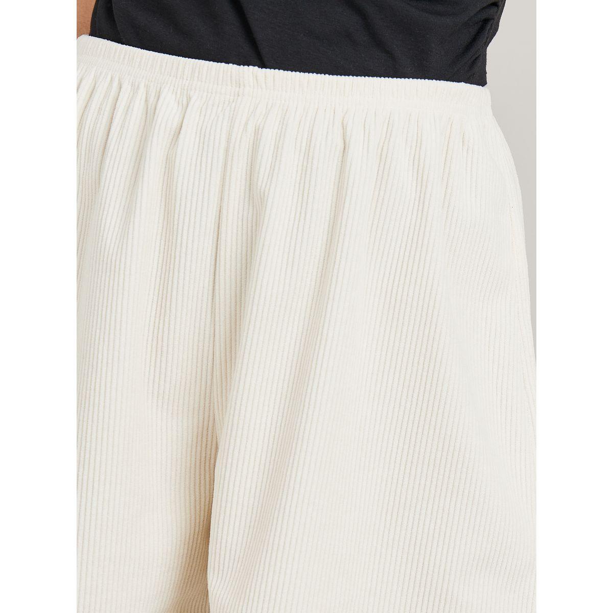 Styli Mid Rise Elasticated Waist Thigh Shorts-women-clothing-bottoms-shorts-image-3