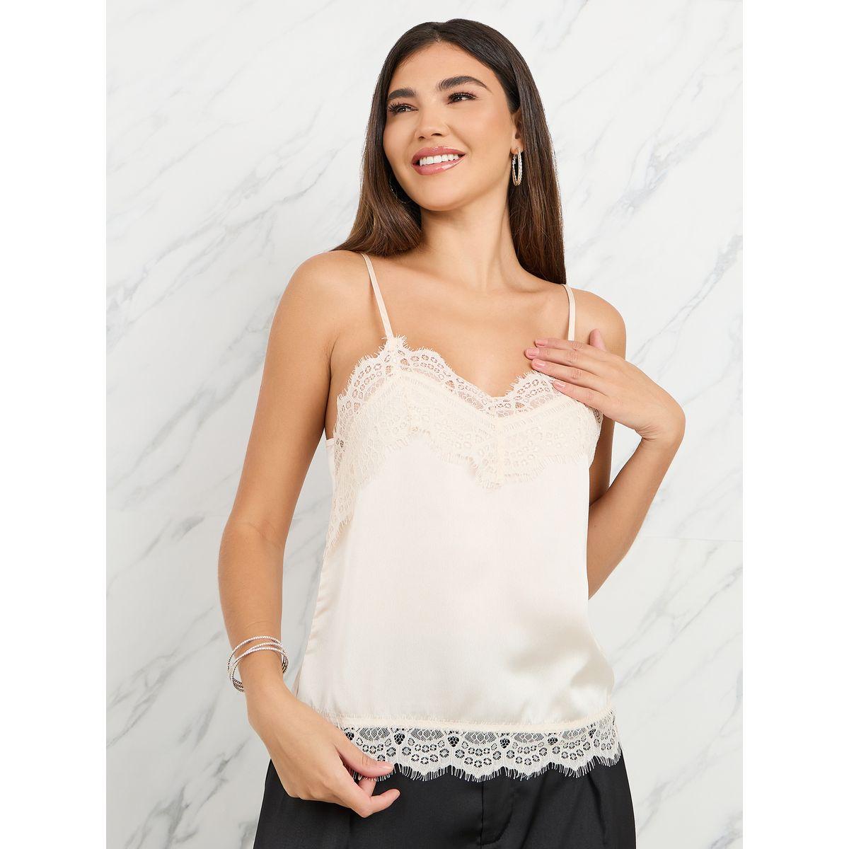 بلوزة كامي بحمالات وتفاصيل دانتيل-women-clothing-tshirts-image-1