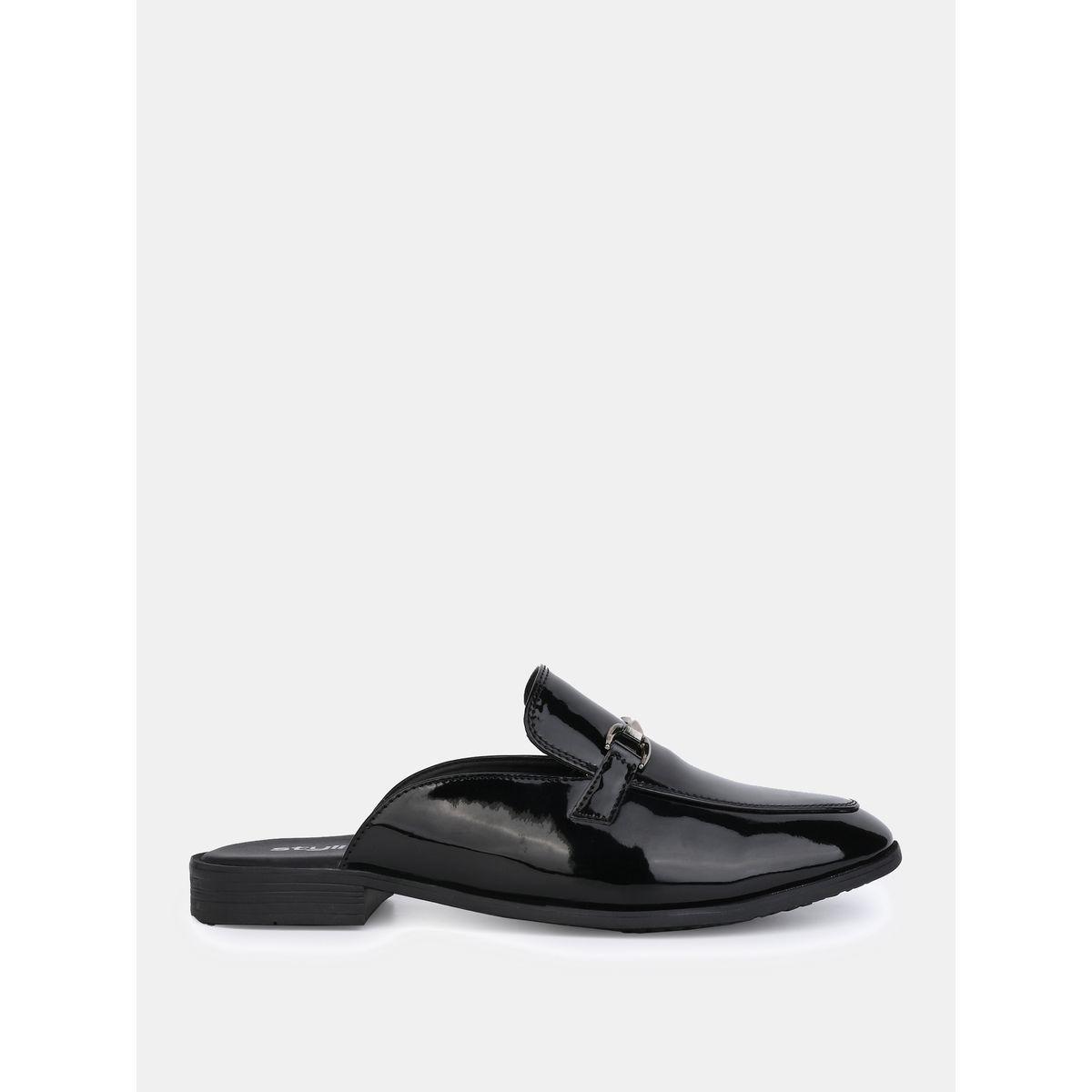 حذاء ميولز مزين بحلية معدنية براقة-men-shoes-loafersandmoccasins-image-5