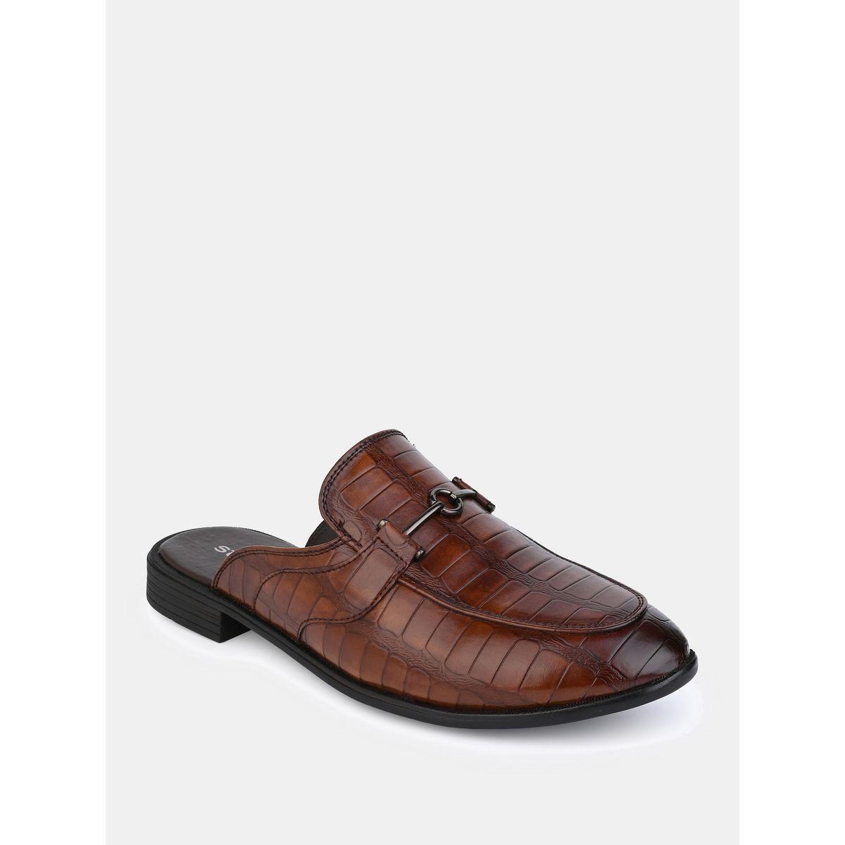 حذاء ميولز مزين بحلية معدنية براقة-men-shoes-loafersandmoccasins-image-2