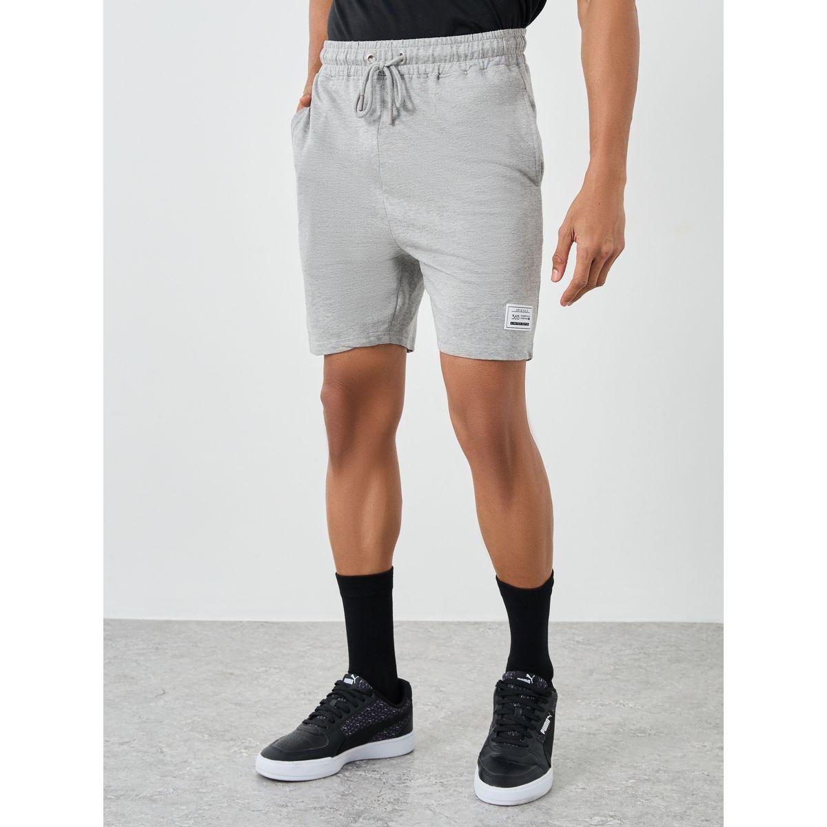 شورت بقصة عادية وتفاصيل شارة-men-clothing-bottoms-shorts-image-1