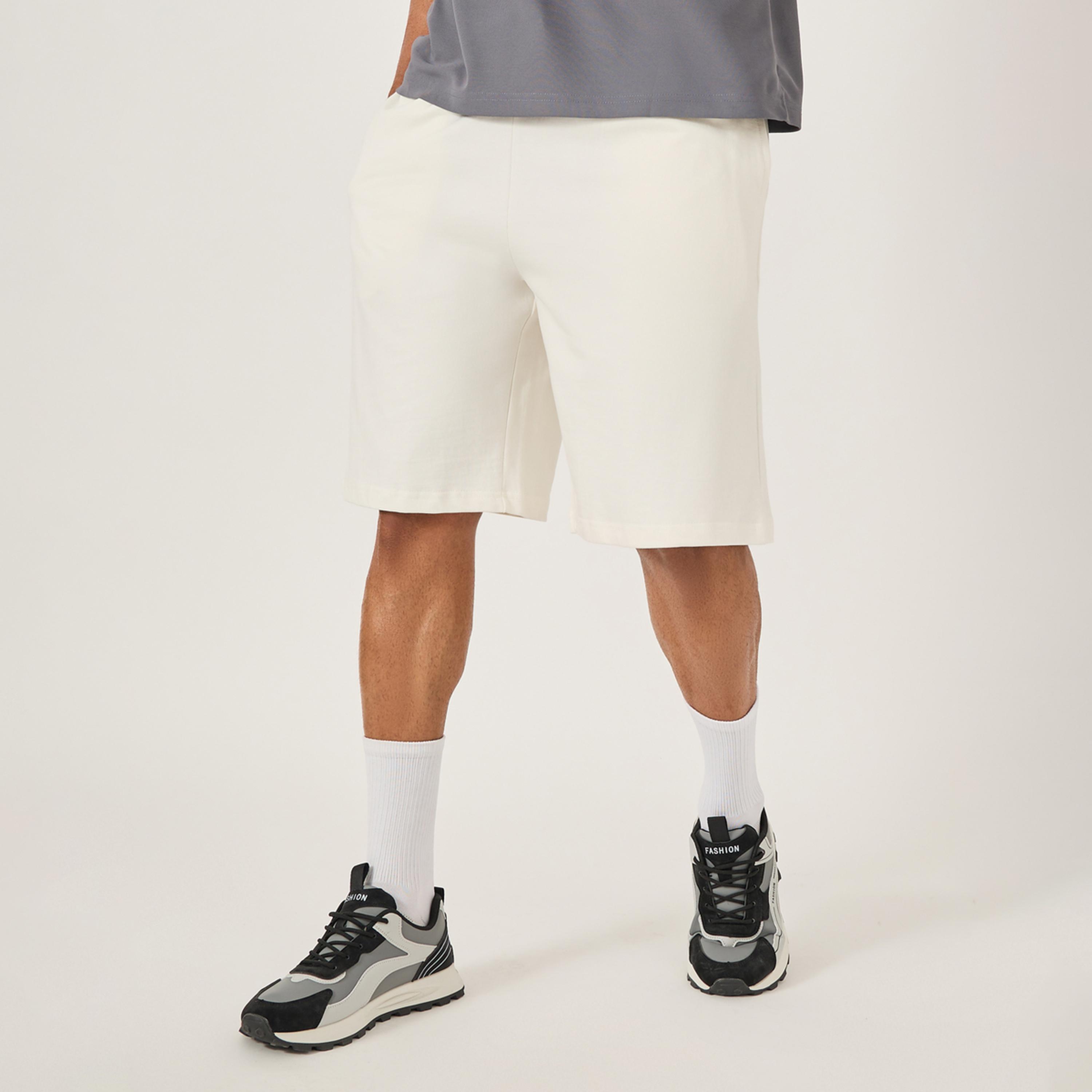 ستايلي - شورت سادة كبير الحجم مع رباط-men-clothing-bottoms-shorts-image-4