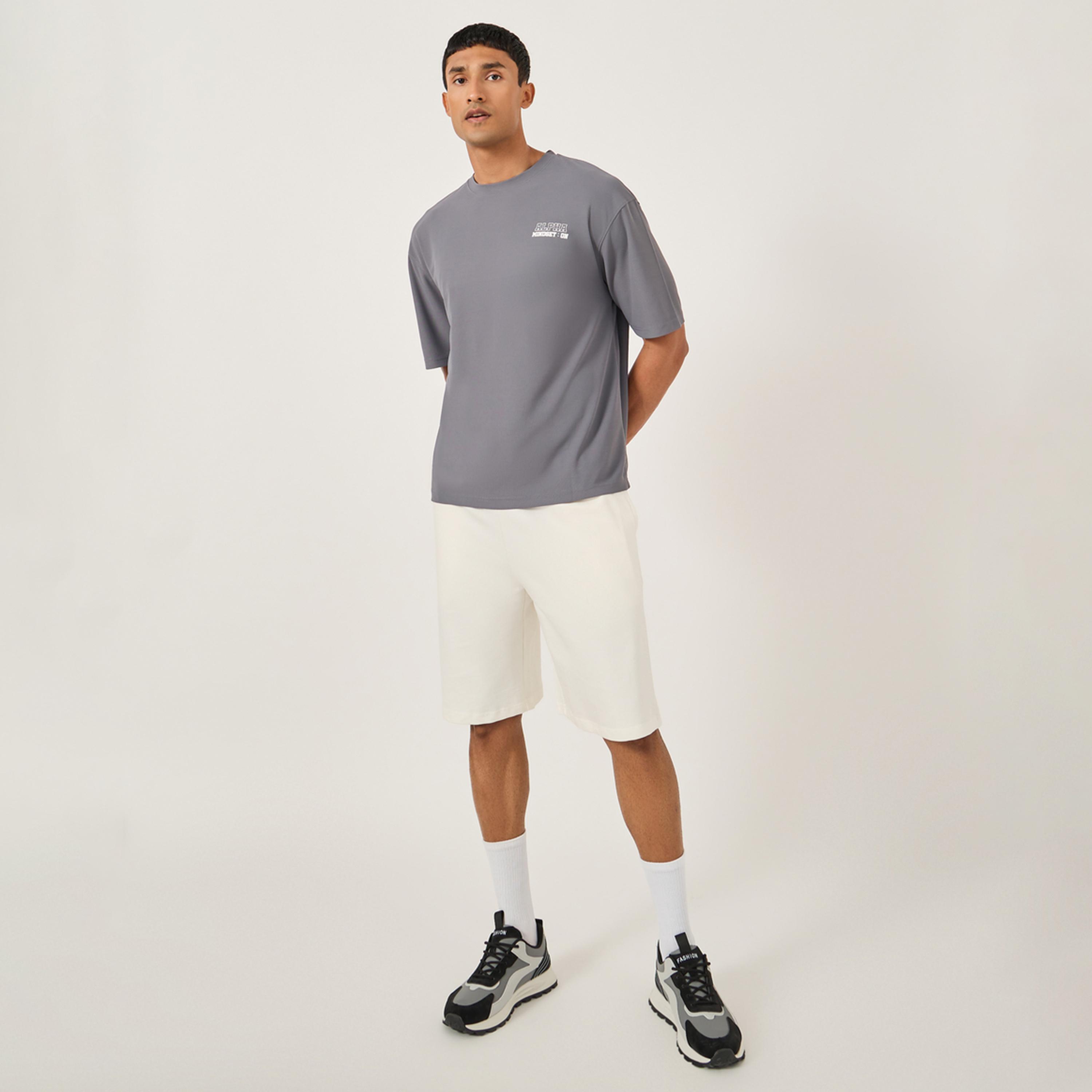 ستايلي - شورت سادة كبير الحجم مع رباط-men-clothing-bottoms-shorts-image-3