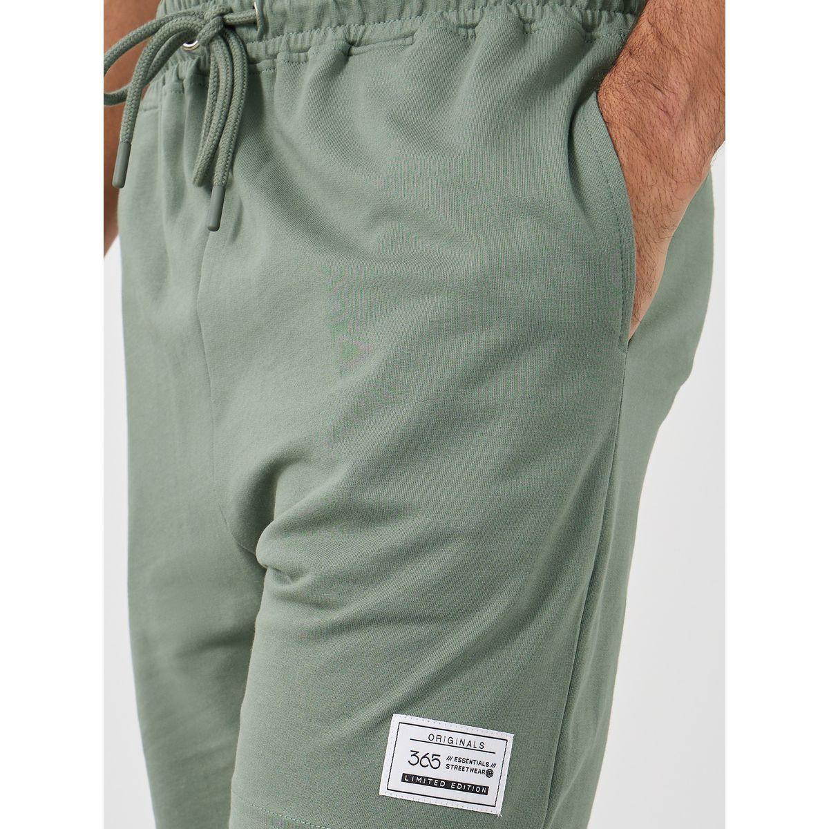شورت تيري بقصة عادية ومزين بشارة-men-clothing-bottoms-shorts-image-3