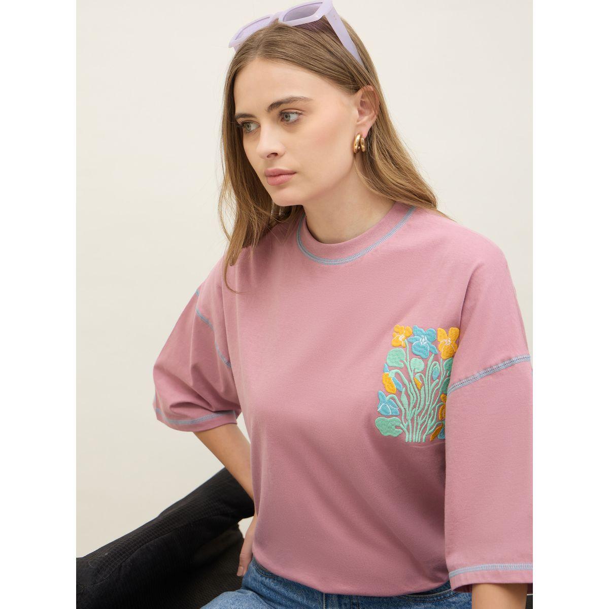 Styli Oversized Embroidered Contrast Stitch Detail T-Shirt-women-clothing-tshirts-image-4