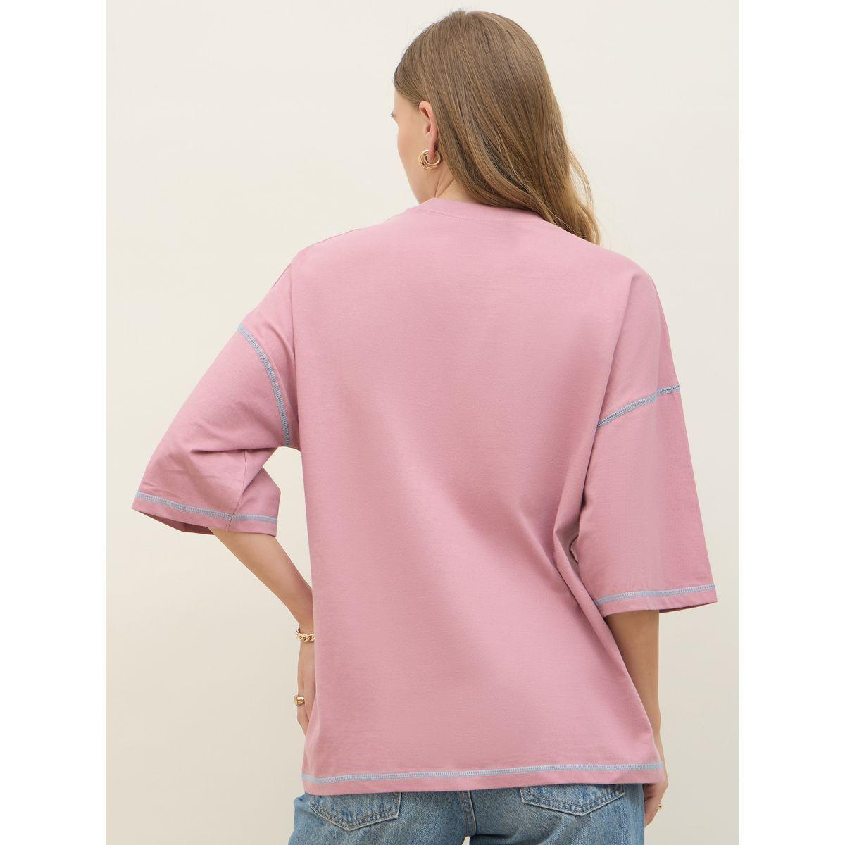 تيشيرت فضفاض بتفاصيل مُطرّزة ودرزات-women-clothing-tshirts-image-5