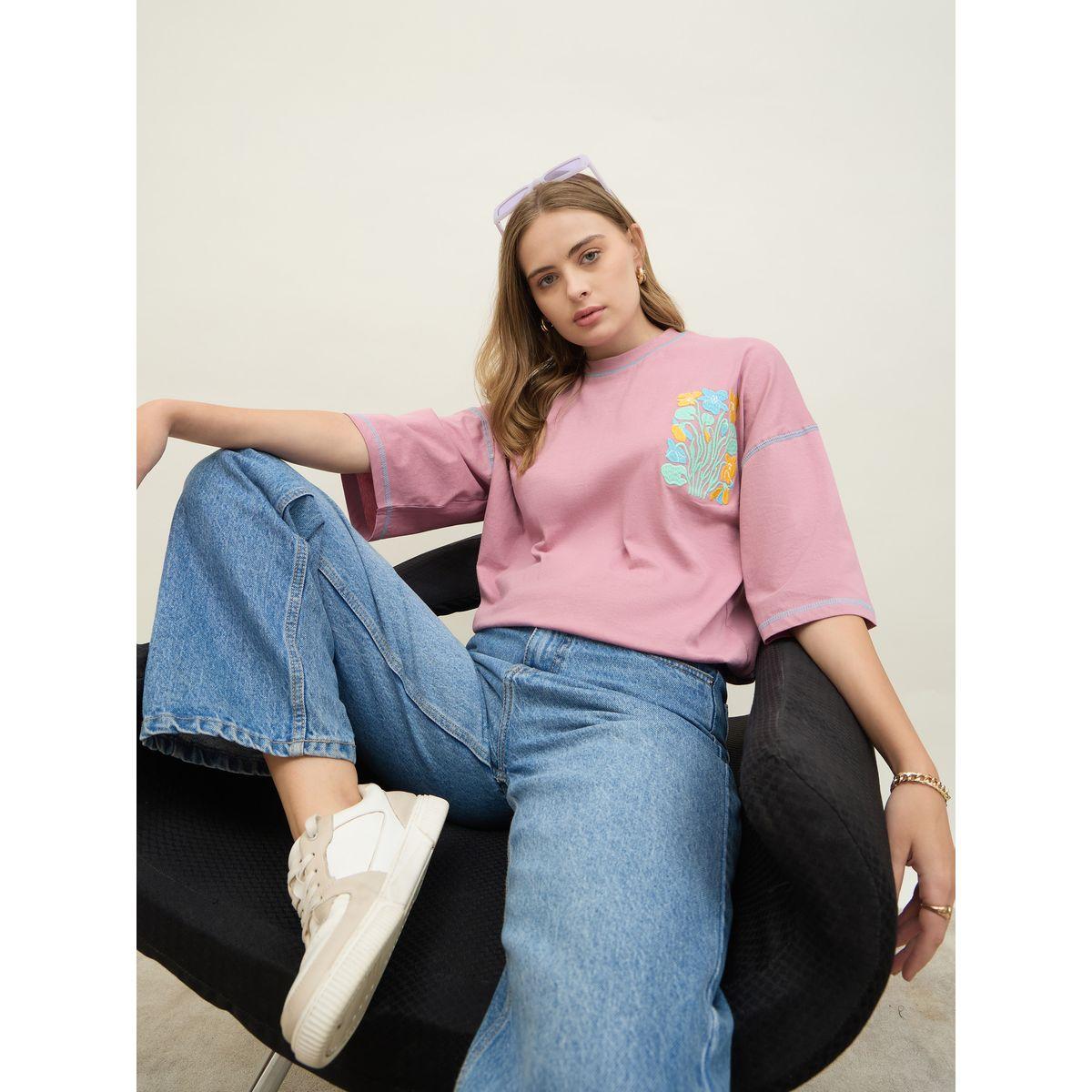 Styli Oversized Embroidered Contrast Stitch Detail T-Shirt-women-clothing-tshirts-image-7