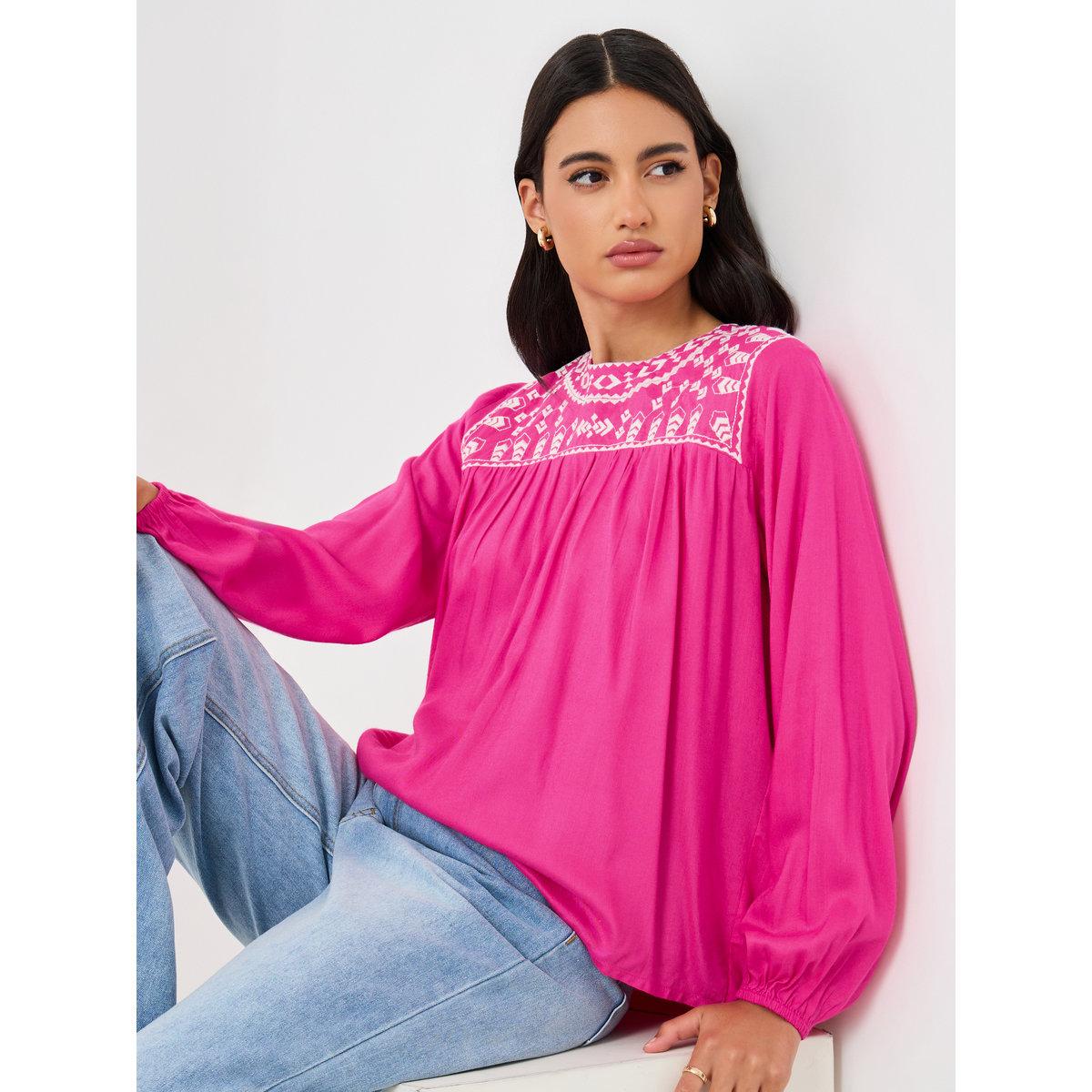 بلوزة بتفاصيل مُطرزة وقصة مريحة-women-clothing-shirtsandblouses-blouses-image-1