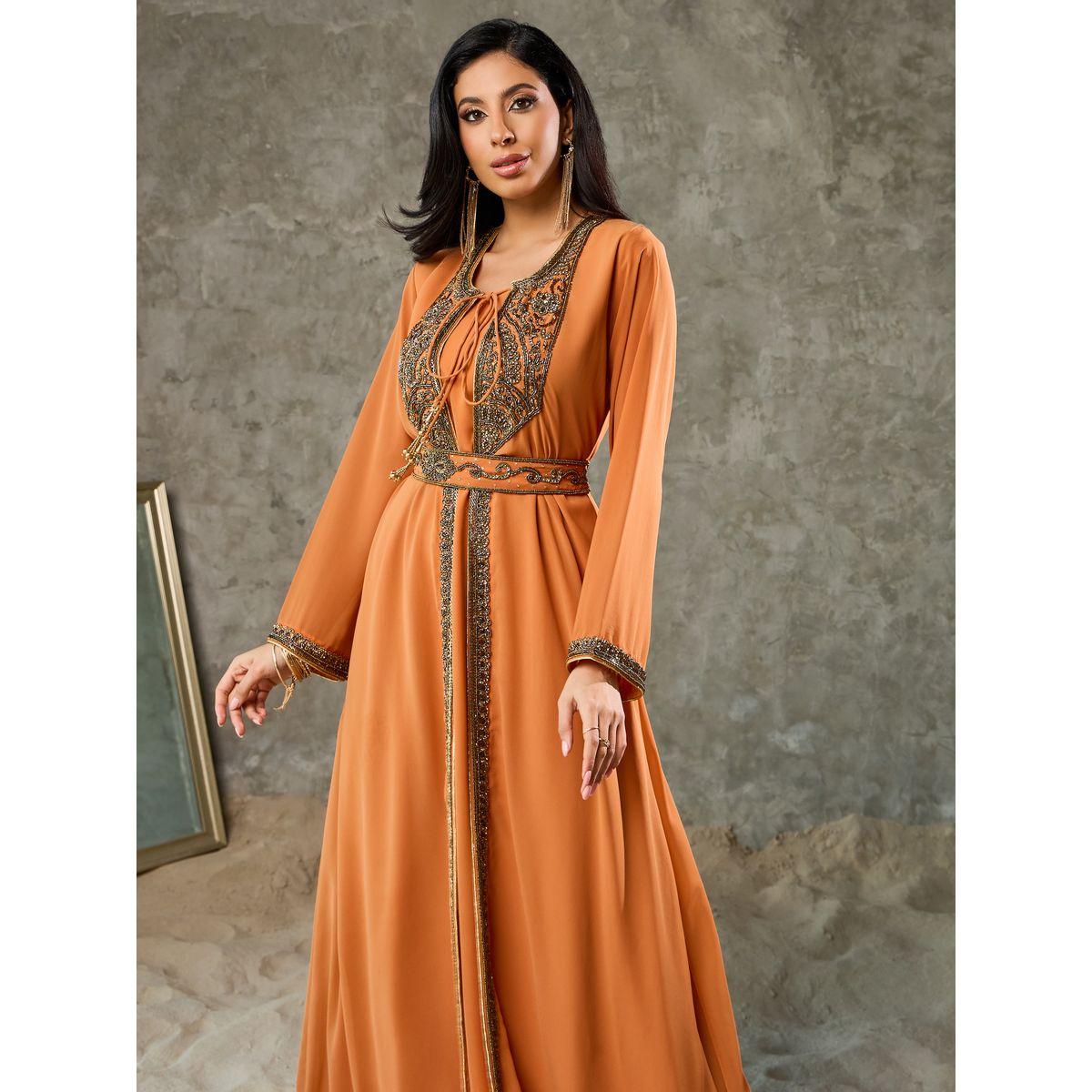 قفطان بتفاصيل مُطرّزة بالخرز مع حزام-women-arabicclothing-kaftan-image-2