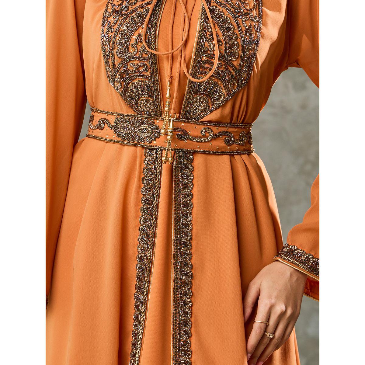 قفطان بتفاصيل مُطرّزة بالخرز مع حزام-women-arabicclothing-kaftan-image-3