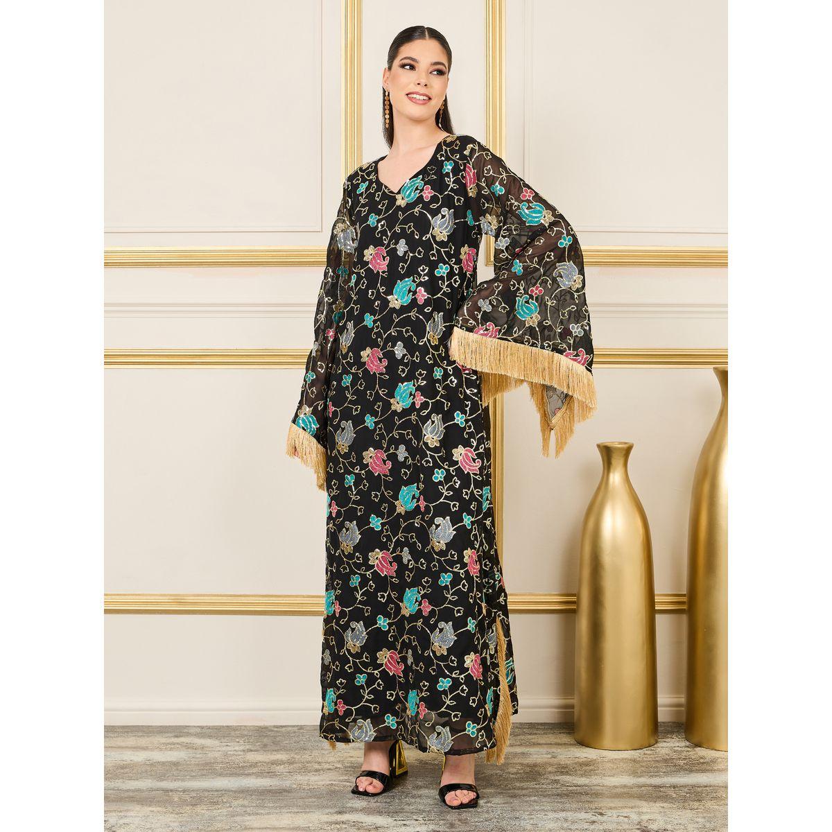جلابية بتفاصيل مُطرّزة بزهور مع شراشيب ماكسيم كرييشن × ستايلي-women-arabicclothing-jalabiyas-image-1