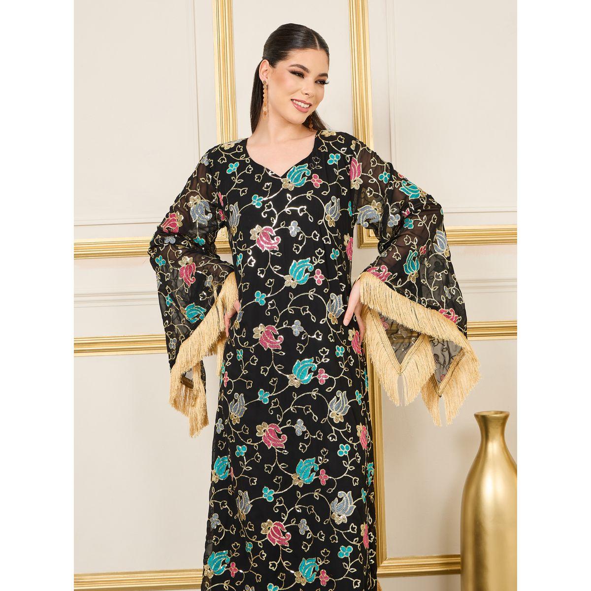 جلابية بتفاصيل مُطرّزة بزهور مع شراشيب ماكسيم كرييشن × ستايلي-women-arabicclothing-jalabiyas-image-2