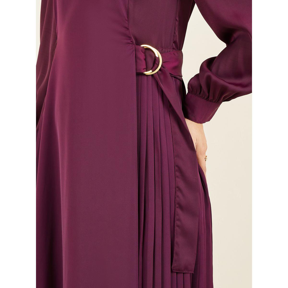 Styli Pleat Detail Side Buckle Tie Maxi Dress-women-clothing-dresses-image-3