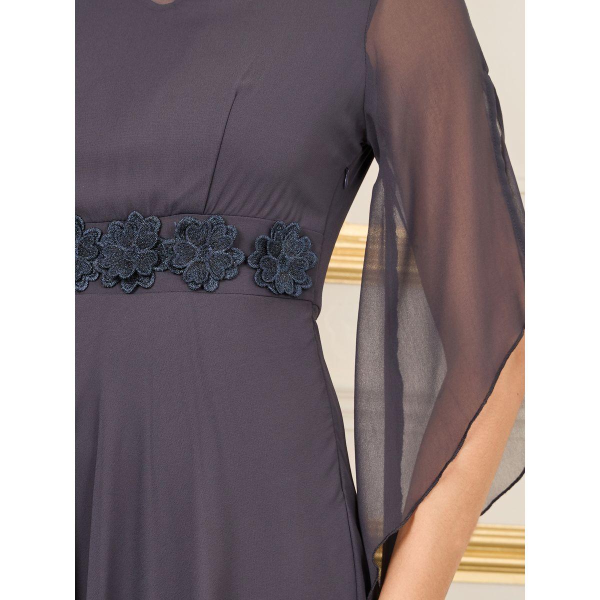 فستان طويل مزين بزهور مع تفاصيل شبكية-women-clothing-dresses-image-3