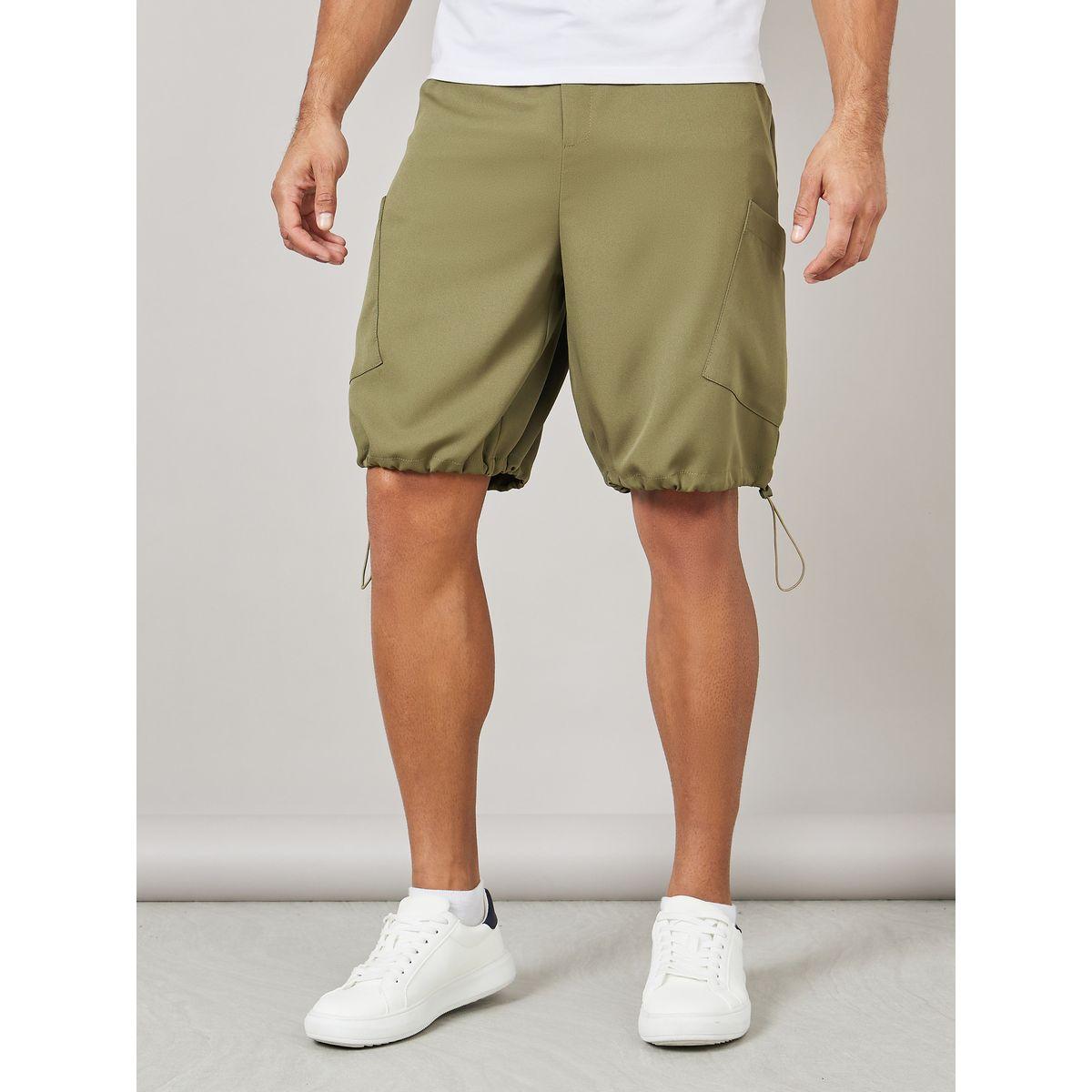 شورت باراشوت واسع باربطةوجيوب-men-clothing-bottoms-shorts-image-1