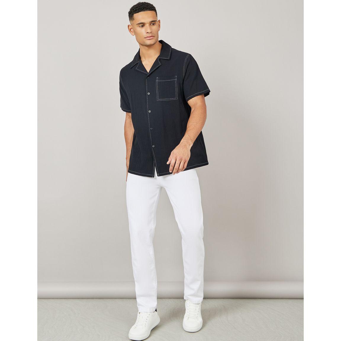 قميص بياقة ريزورت وقصة مريحة-men-clothing-shirts-image-2
