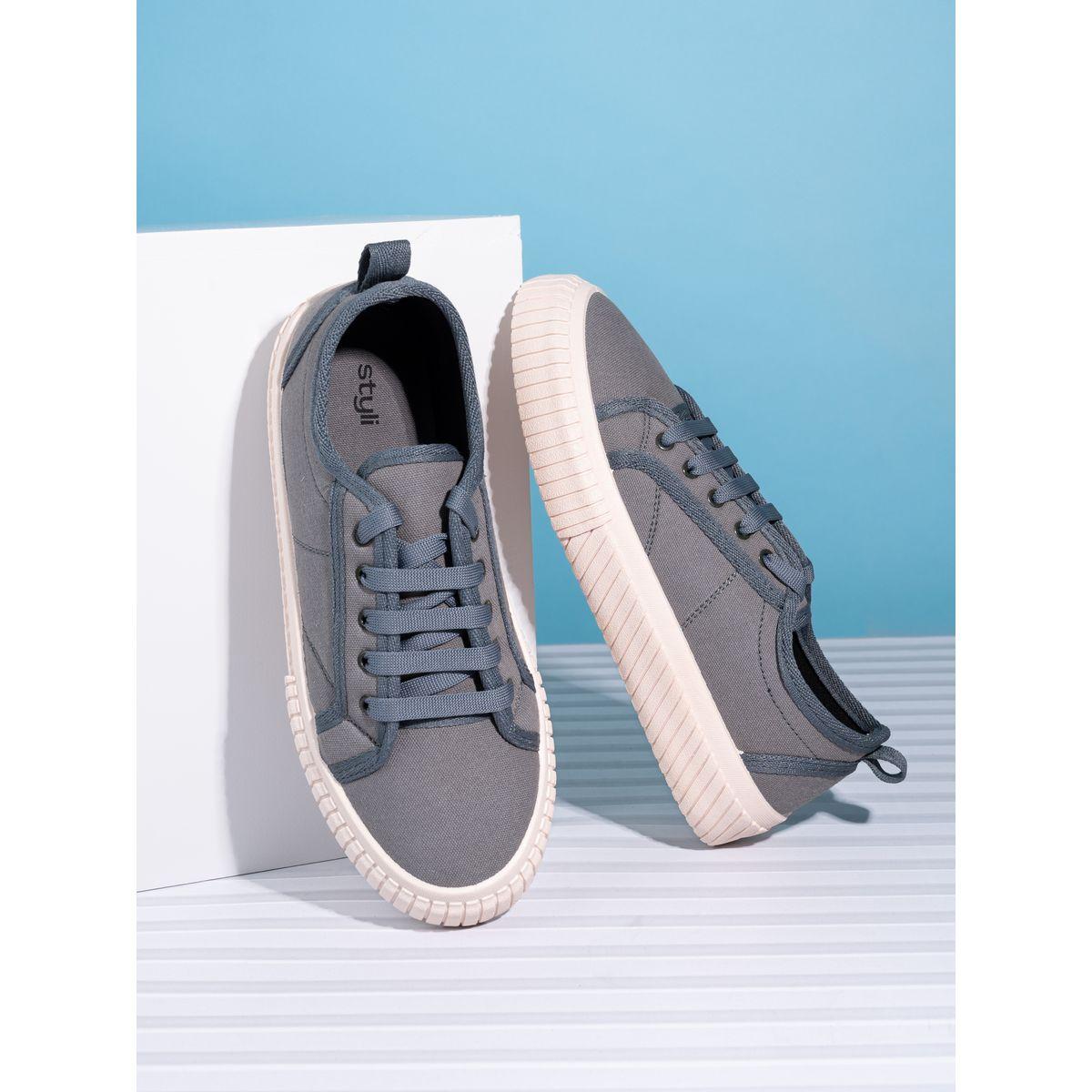حذاء سنيكرز بتداخلات مدروزة ورباط غلق-men-shoes-sneakers-image-1