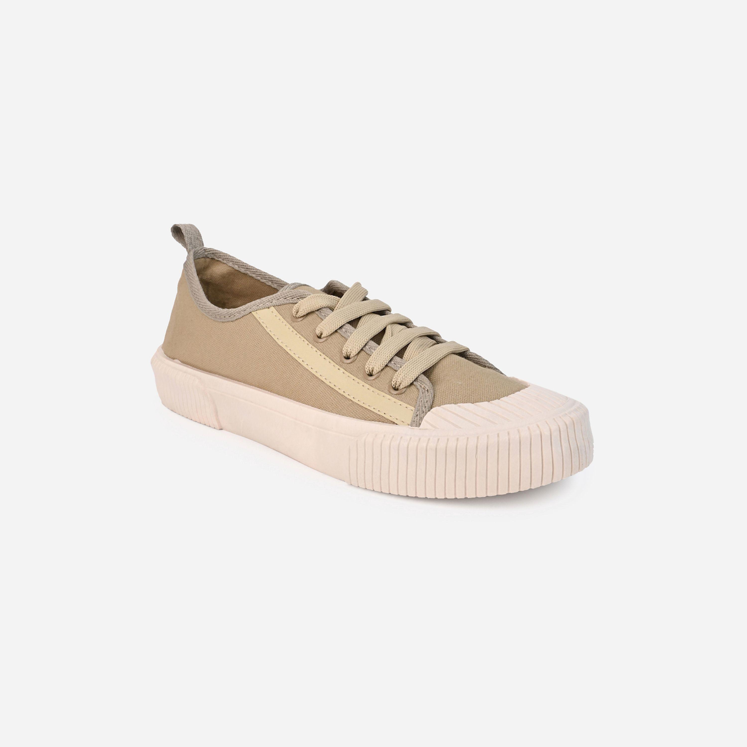 ستايلي - حذاء رياضي من القماش مزين بشريط وبرباط-men-shoes-loafersandmoccasins-image-1
