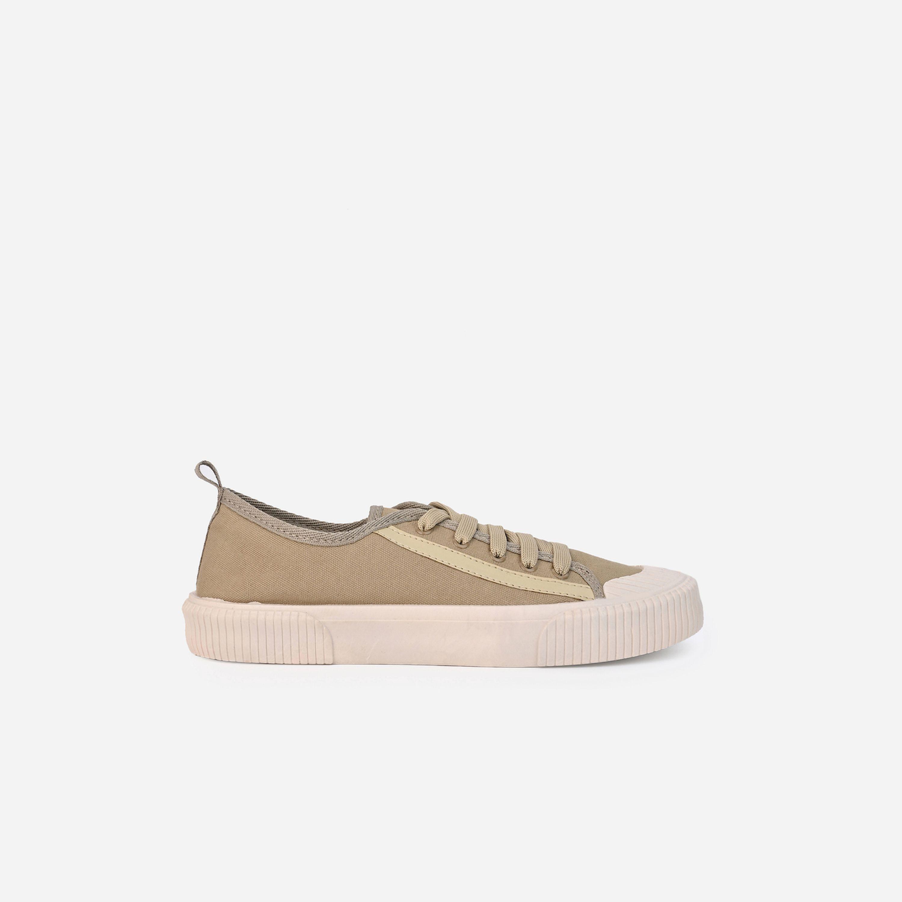 ستايلي - حذاء رياضي من القماش مزين بشريط وبرباط-men-shoes-loafersandmoccasins-image-6