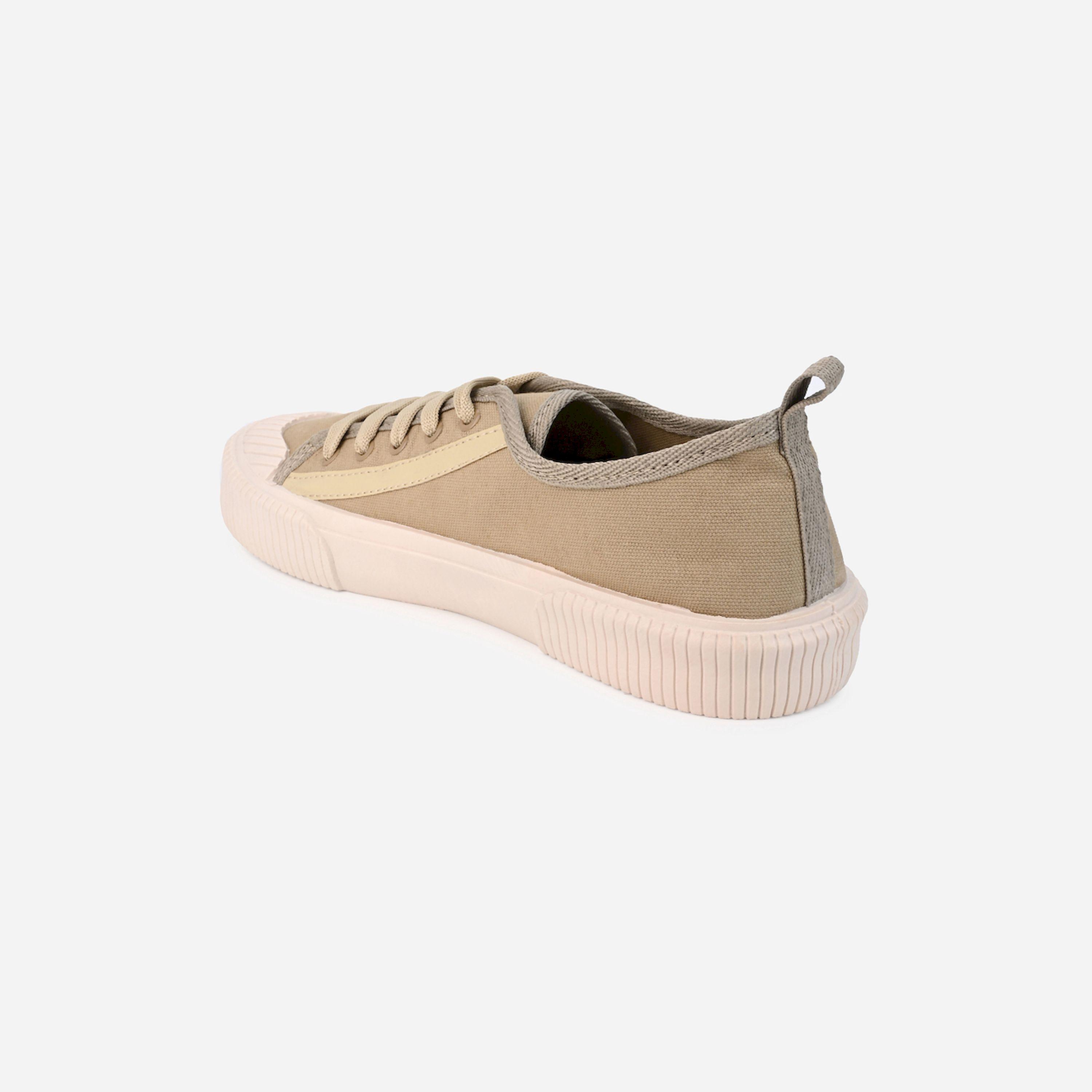 ستايلي - حذاء رياضي من القماش مزين بشريط وبرباط-men-shoes-loafersandmoccasins-image-7