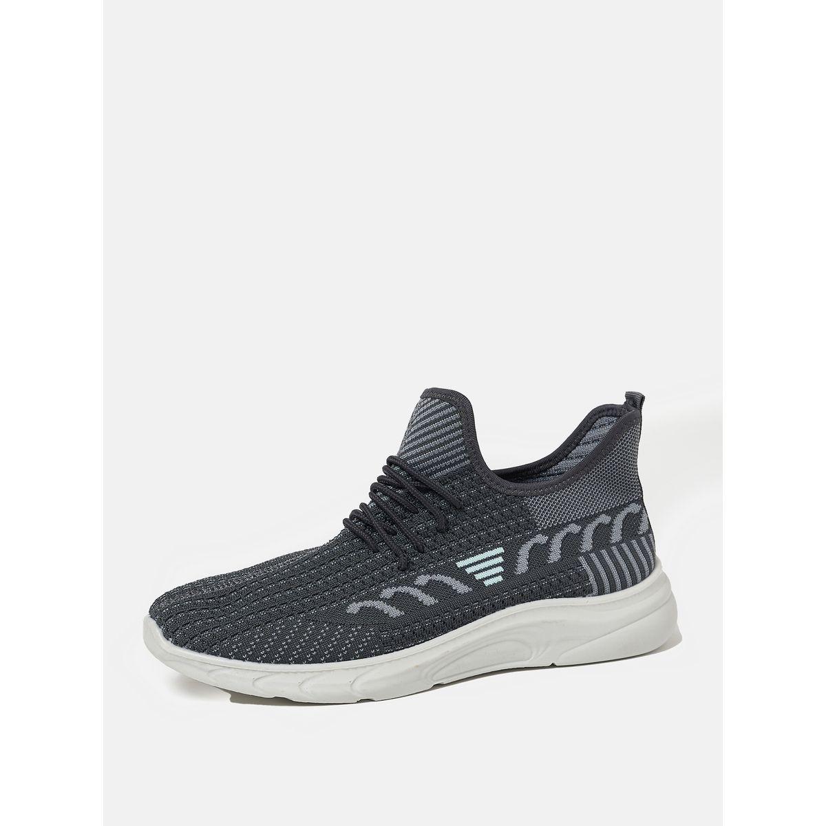 Textured Low Top Lace Up Sneakers-men-shoes-sneakers-image-2