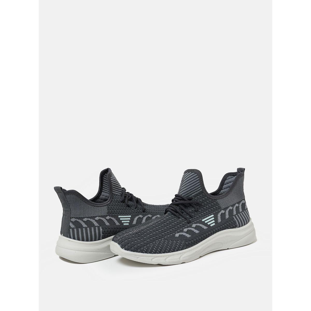 Textured Low Top Lace Up Sneakers-men-shoes-sneakers-image-3