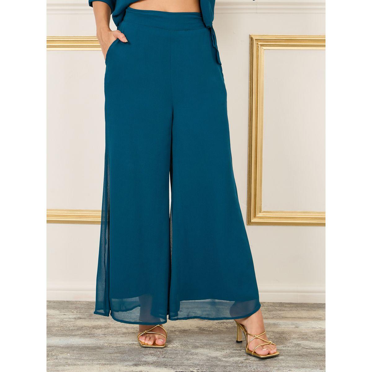 طقم من بنطال بارجل واسعة مع بلوزة بتفاصيل مُطرّزة-women-clothing-coordsets-image-4