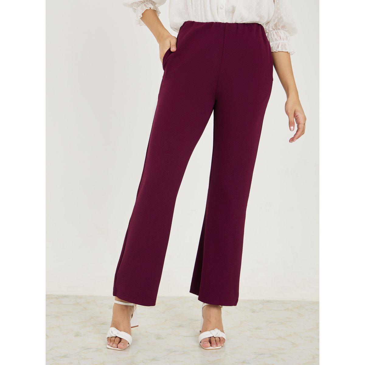 طقم منسق من بنطال مع بلوزة شيفون بتفاصيل مُطرّزة-women-clothing-coordsets-image-5