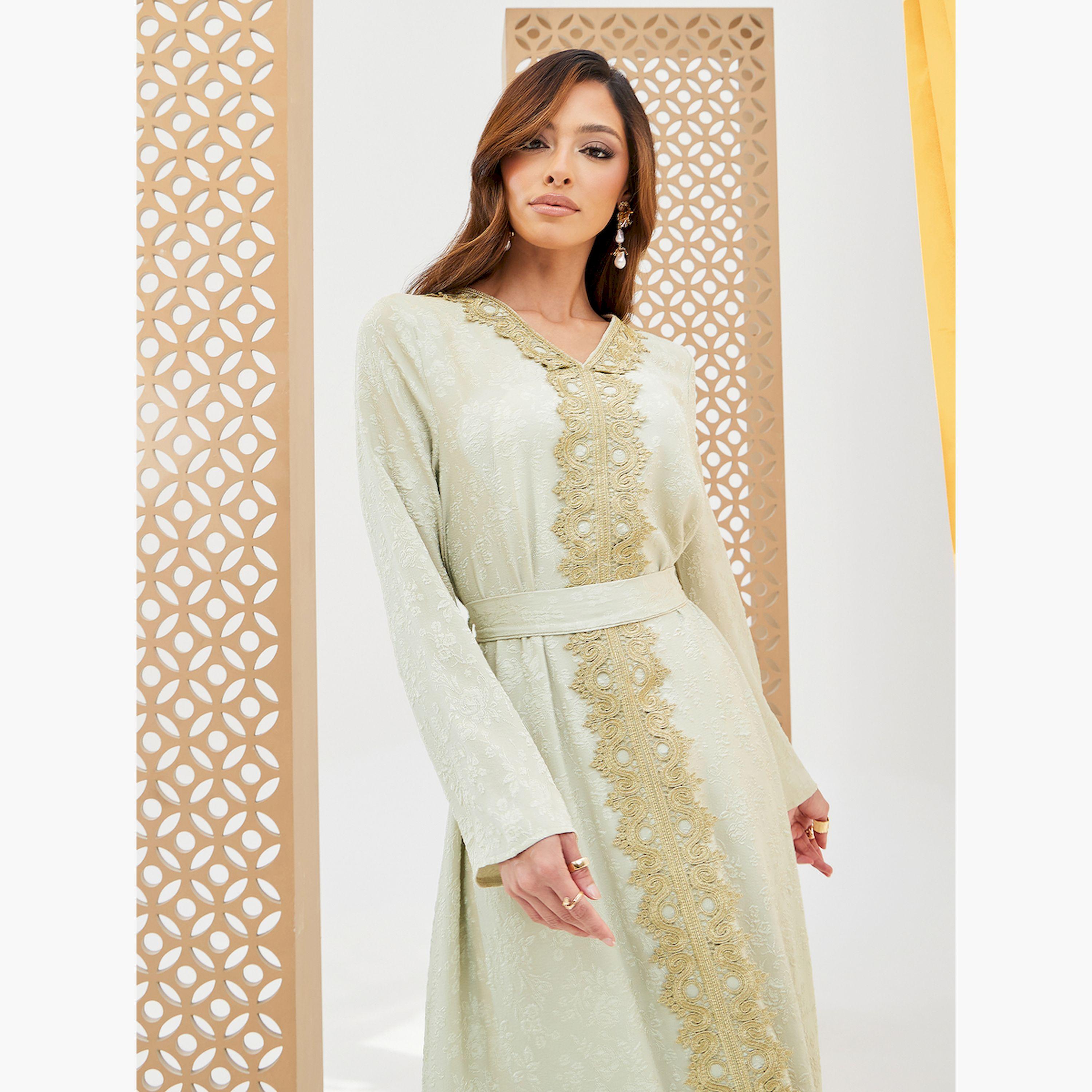 ستايلي - قفطان جاكار بفتحة على شكل حرف V مع تفاصيل دانتيل-women-arabicclothing-kaftan-image-3