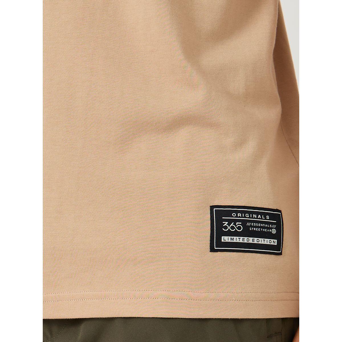 تيشيرت بقصة عادية وأكمام قصيرة-men-clothing-tshirtsandpolos-tshirts-image-3