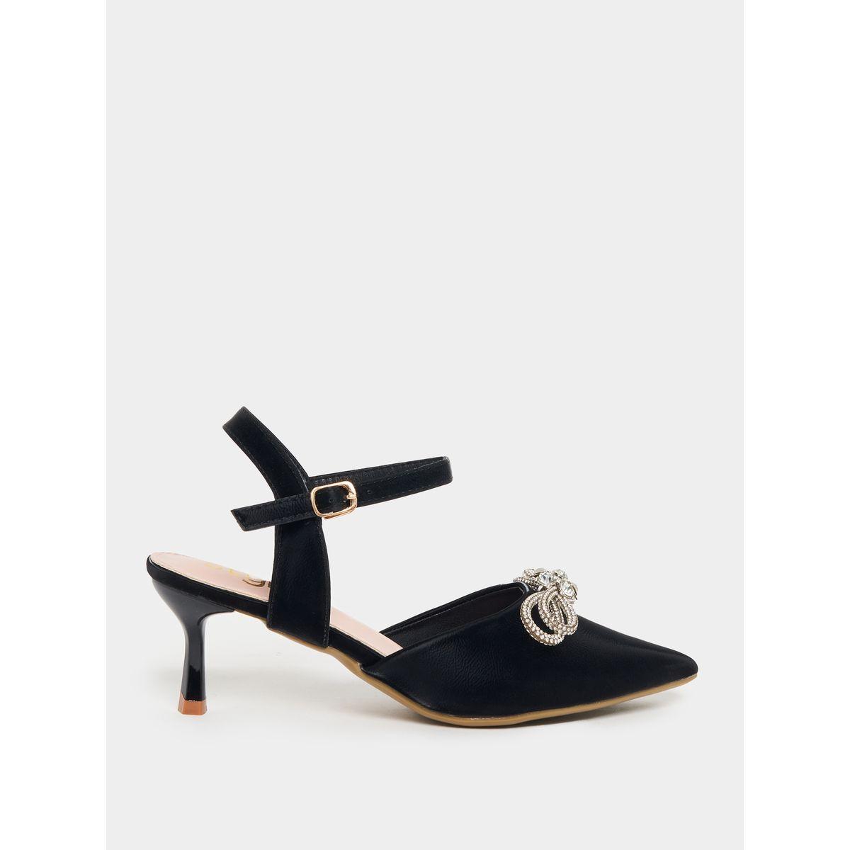 حذاء بامب بكعب متوسط مع سير بإبزيم غلق-women-shoes-heels-image-1