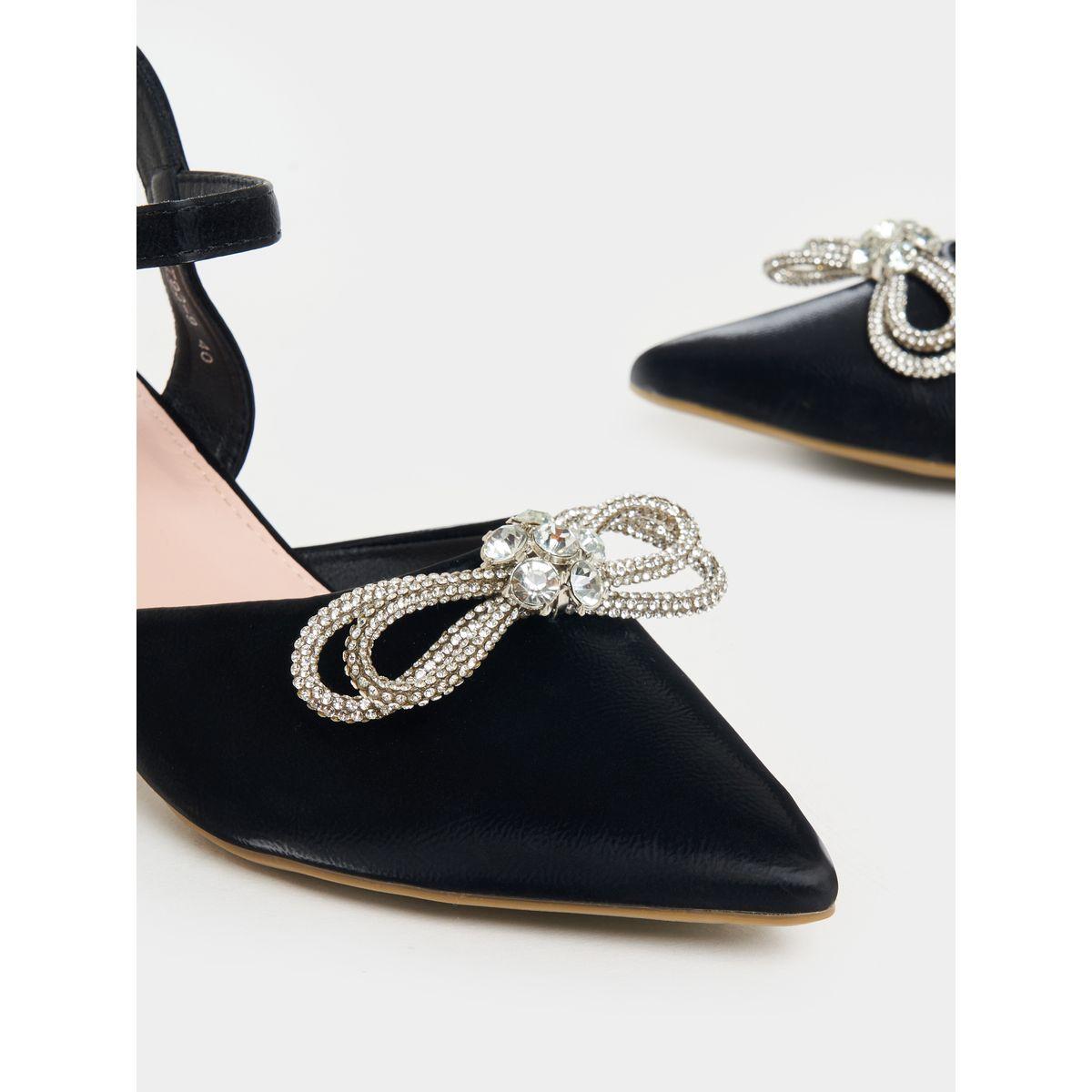 حذاء بامب بكعب متوسط مع سير بإبزيم غلق-women-shoes-heels-image-3