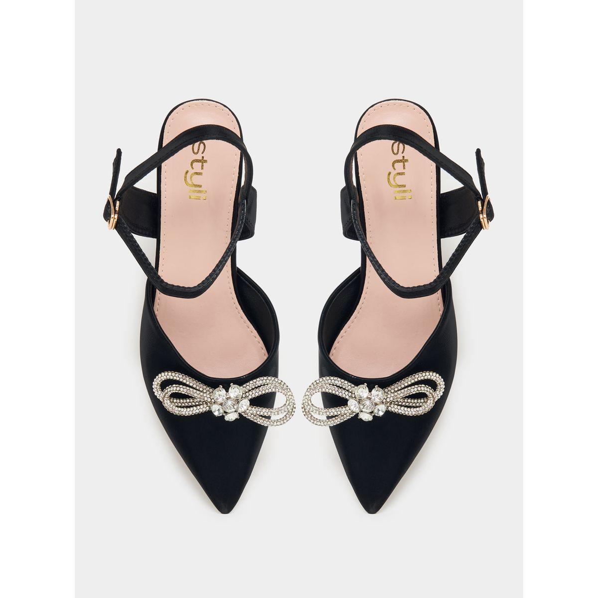 حذاء بامب بكعب متوسط مع سير بإبزيم غلق-women-shoes-heels-image-5